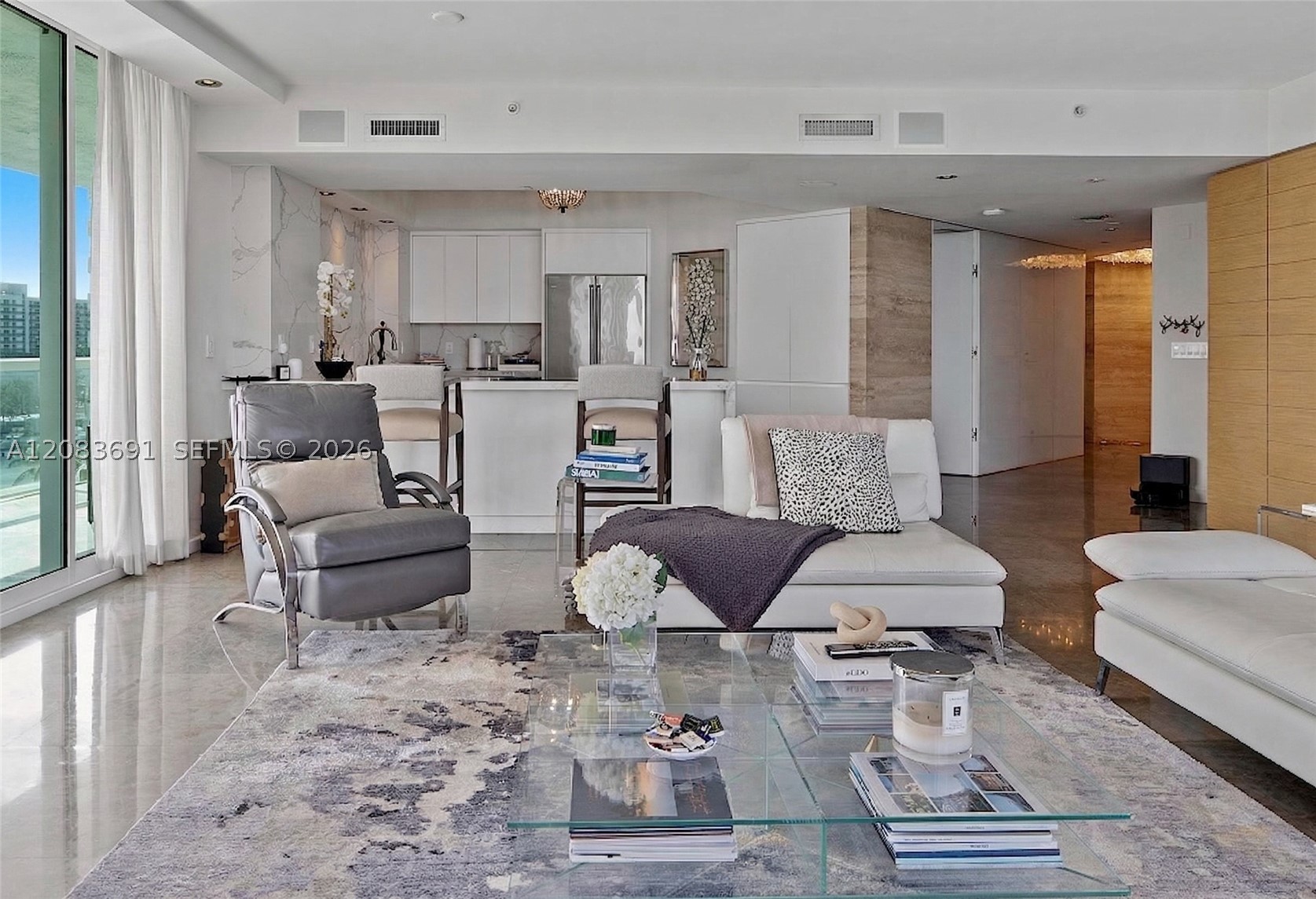 10 Venetian Way #804, Miami Beach FL 33139
