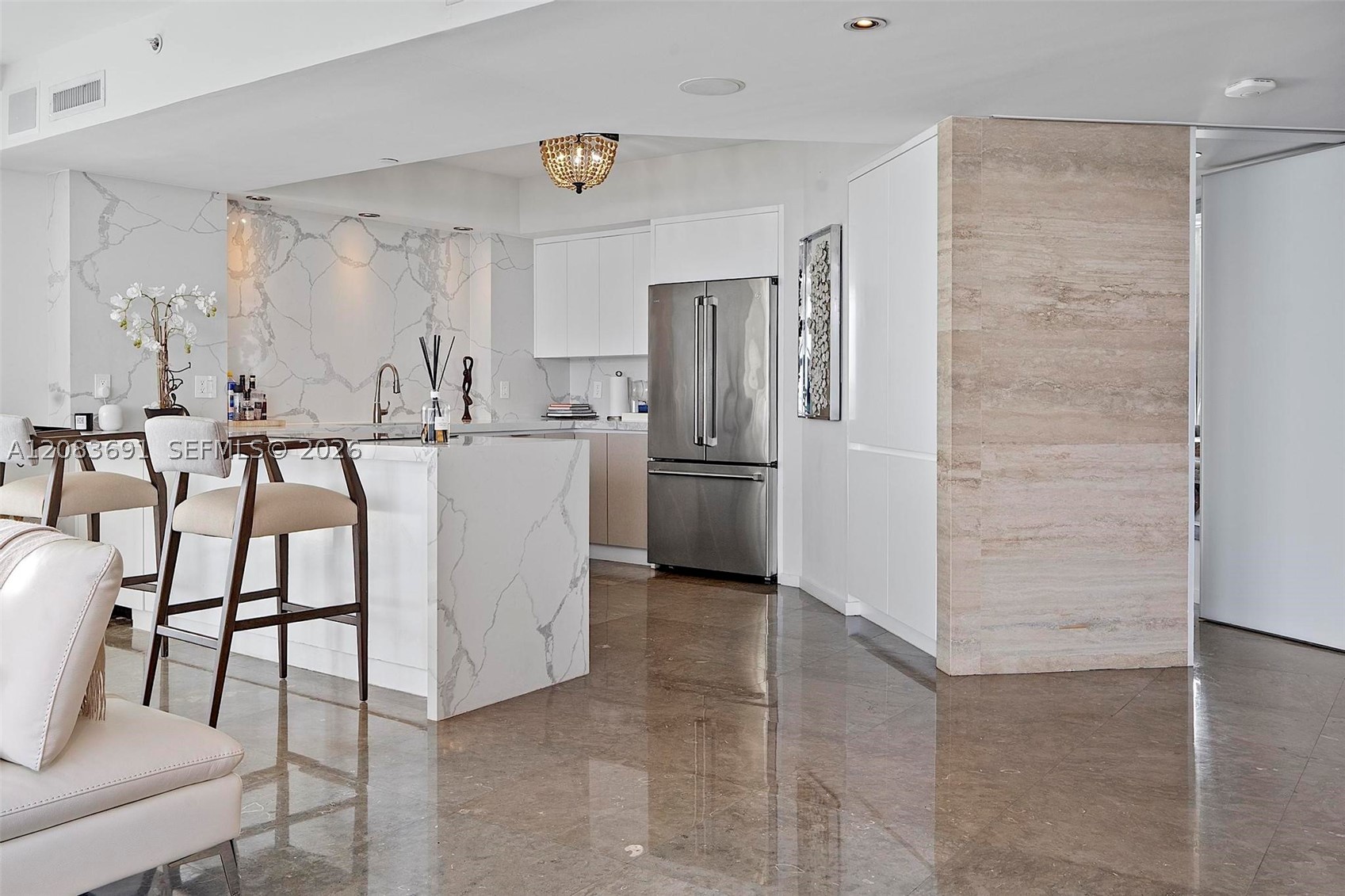 10 Venetian Way #804, Miami Beach FL 33139