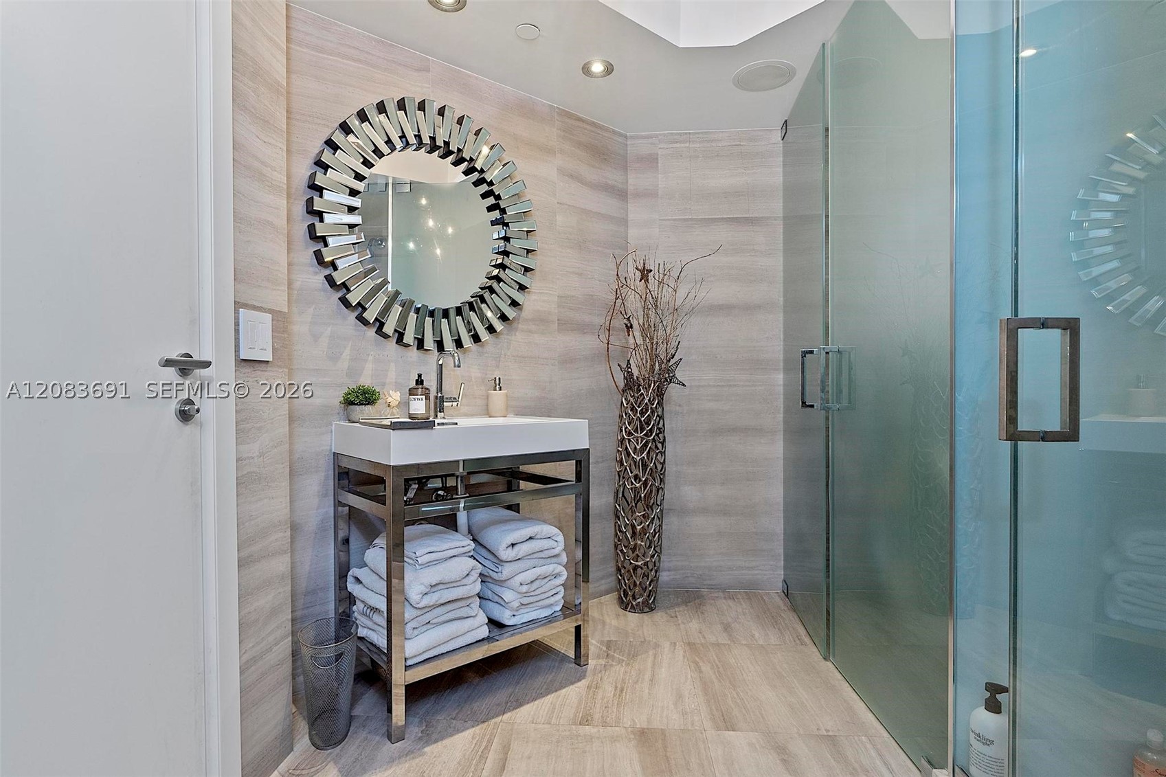 10 Venetian Way #804, Miami Beach FL 33139