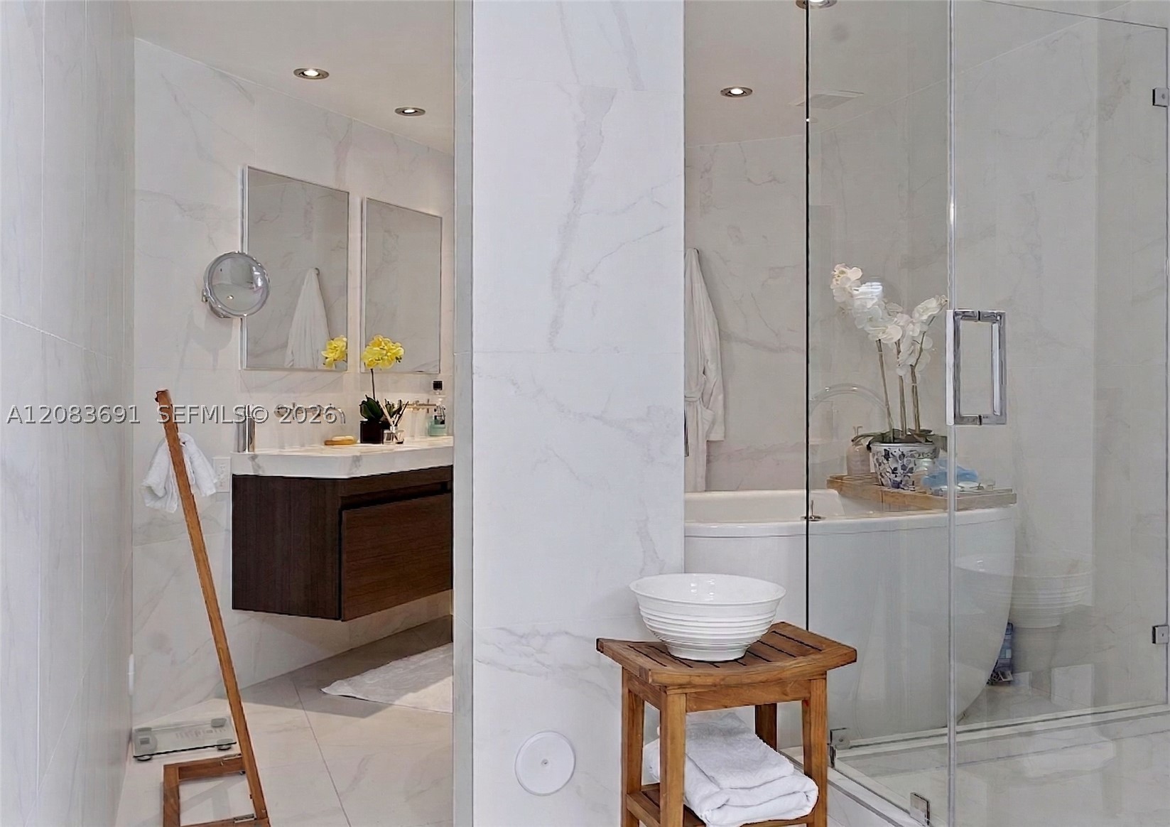 10 Venetian Way #804, Miami Beach FL 33139