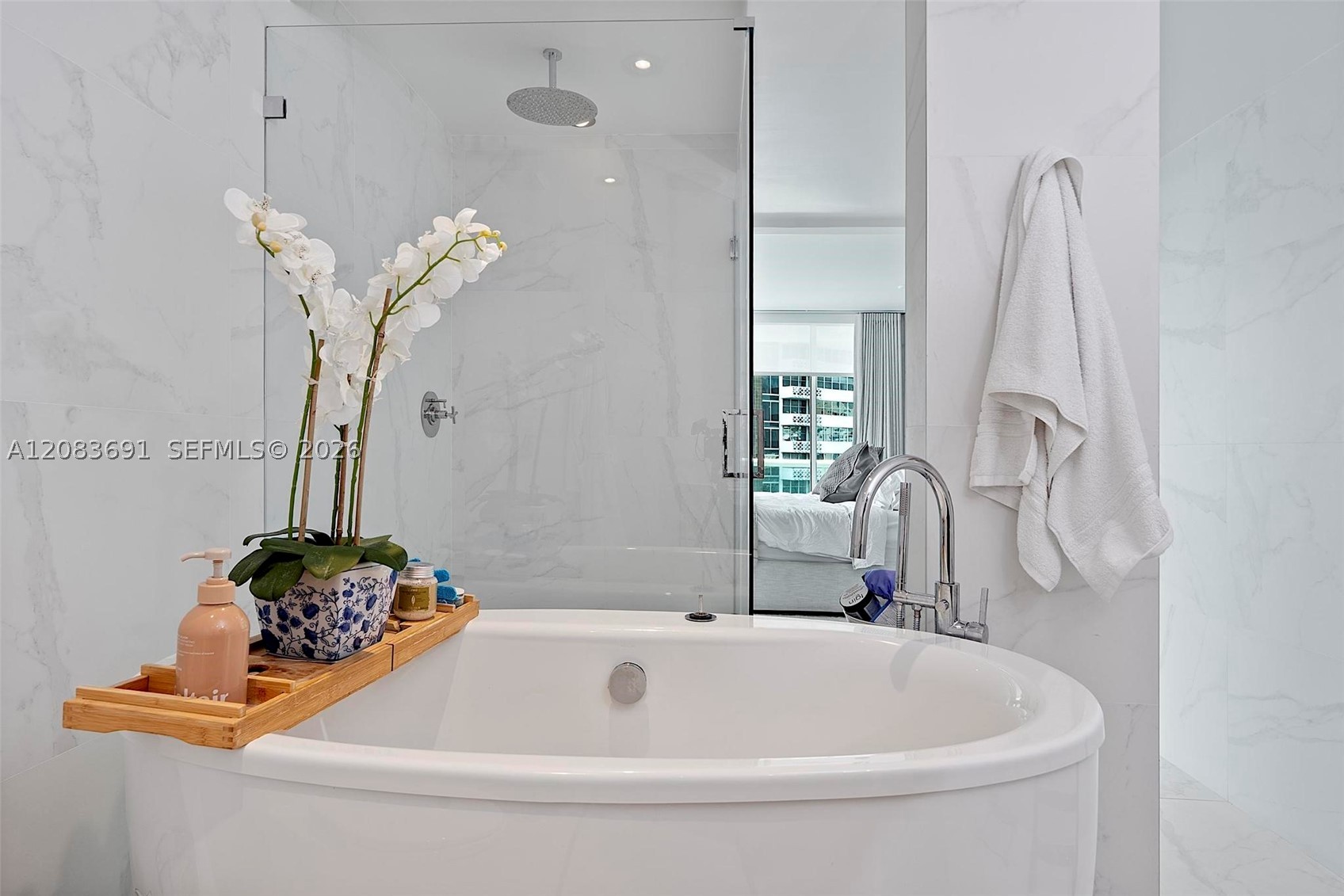 10 Venetian Way #804, Miami Beach FL 33139
