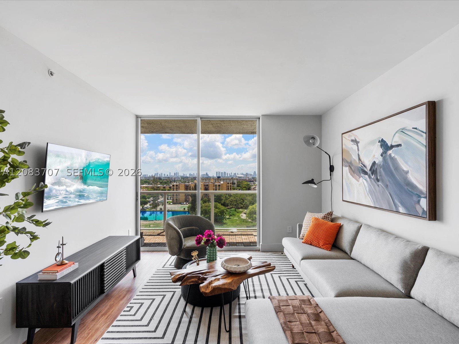 5077 NW 7th St #1117, Miami FL 33126