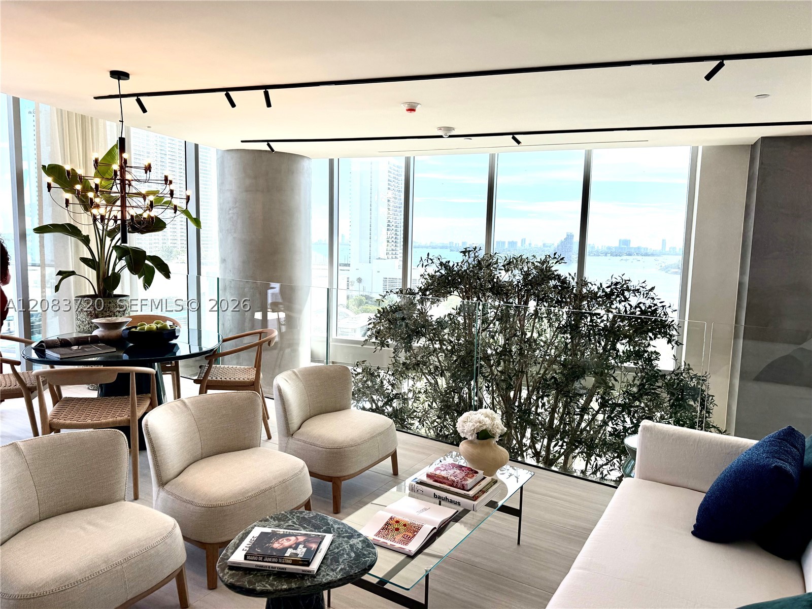 1400 Biscayne Blvd #1602, Miami FL 33132
