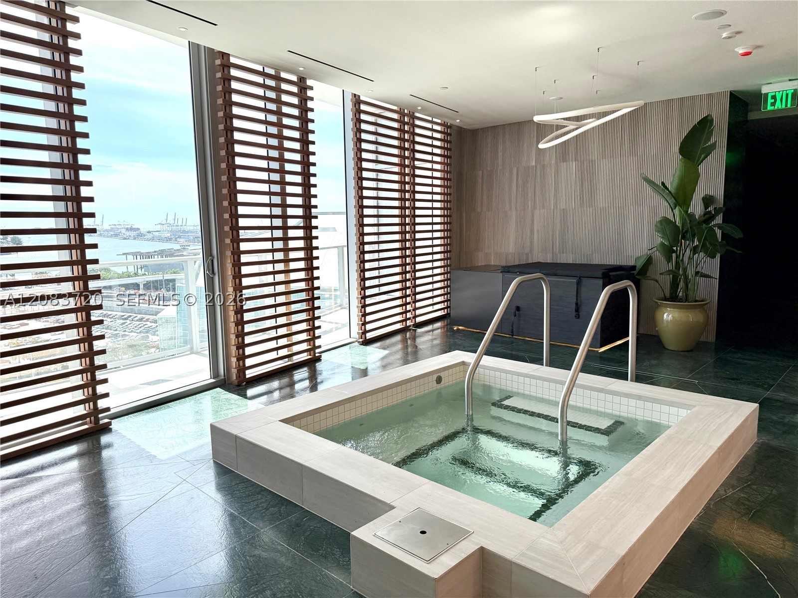 1400 Biscayne Blvd #1602, Miami FL 33132