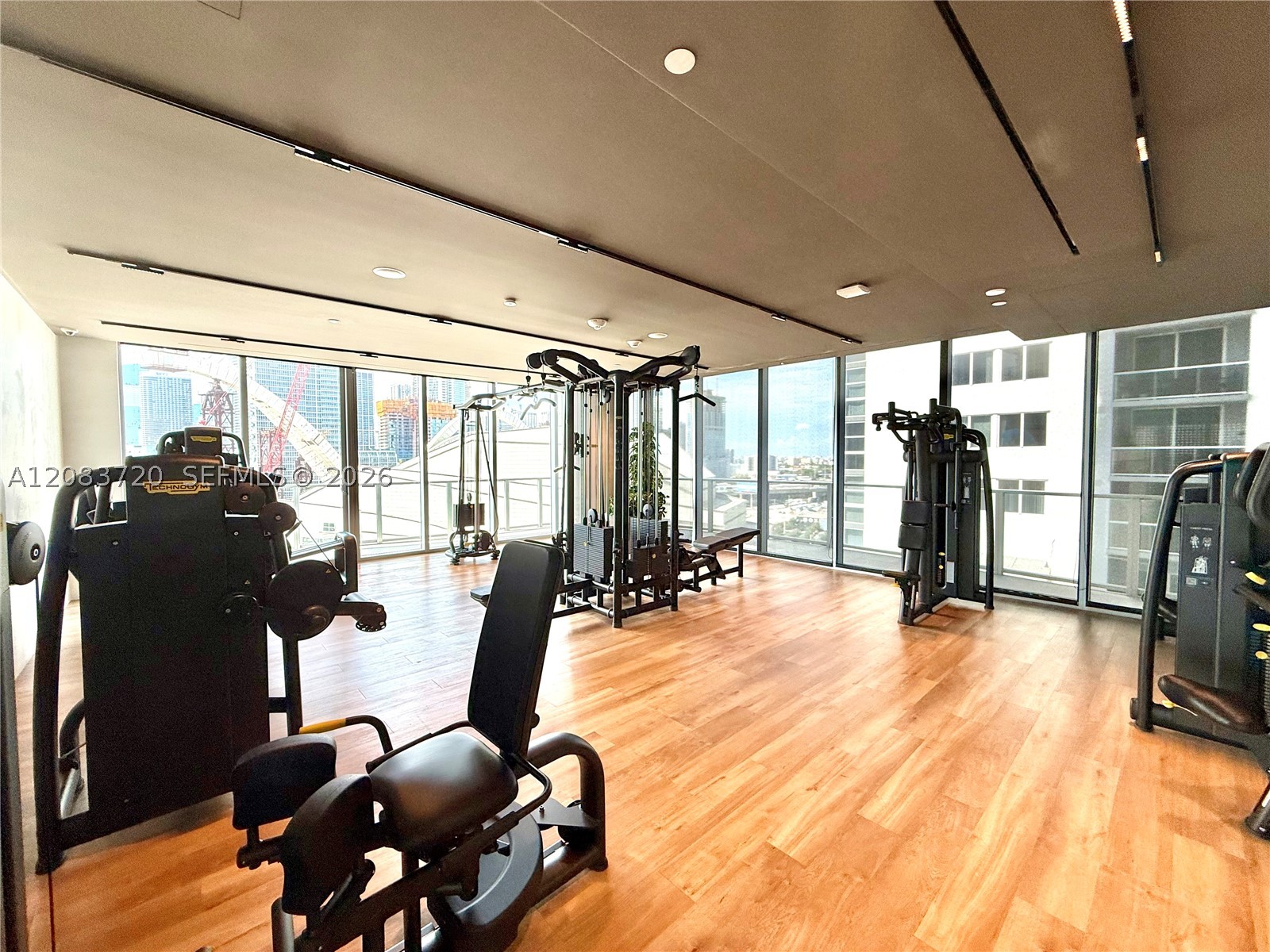 1400 Biscayne Blvd #1602, Miami FL 33132