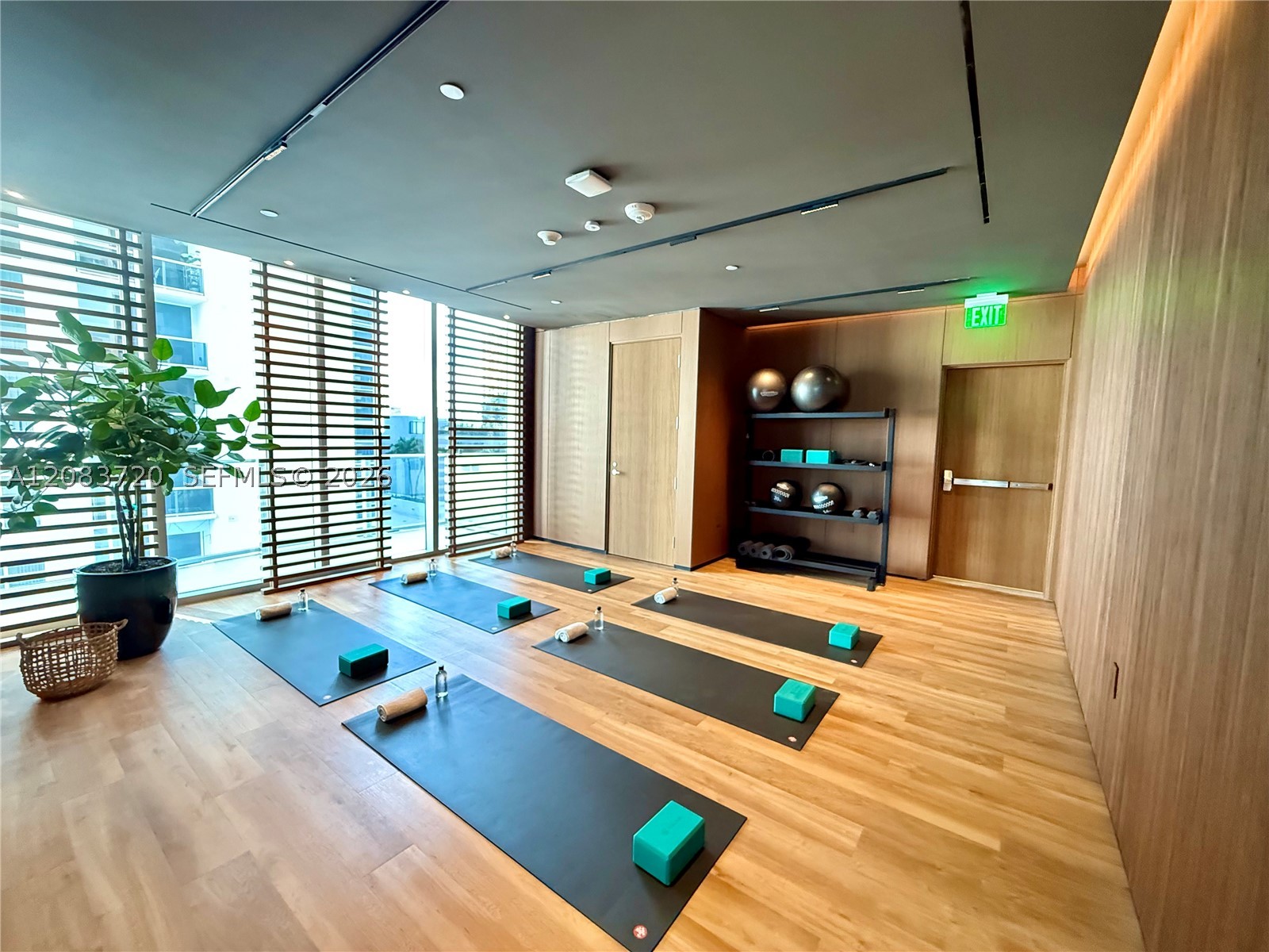 1400 Biscayne Blvd #1602, Miami FL 33132