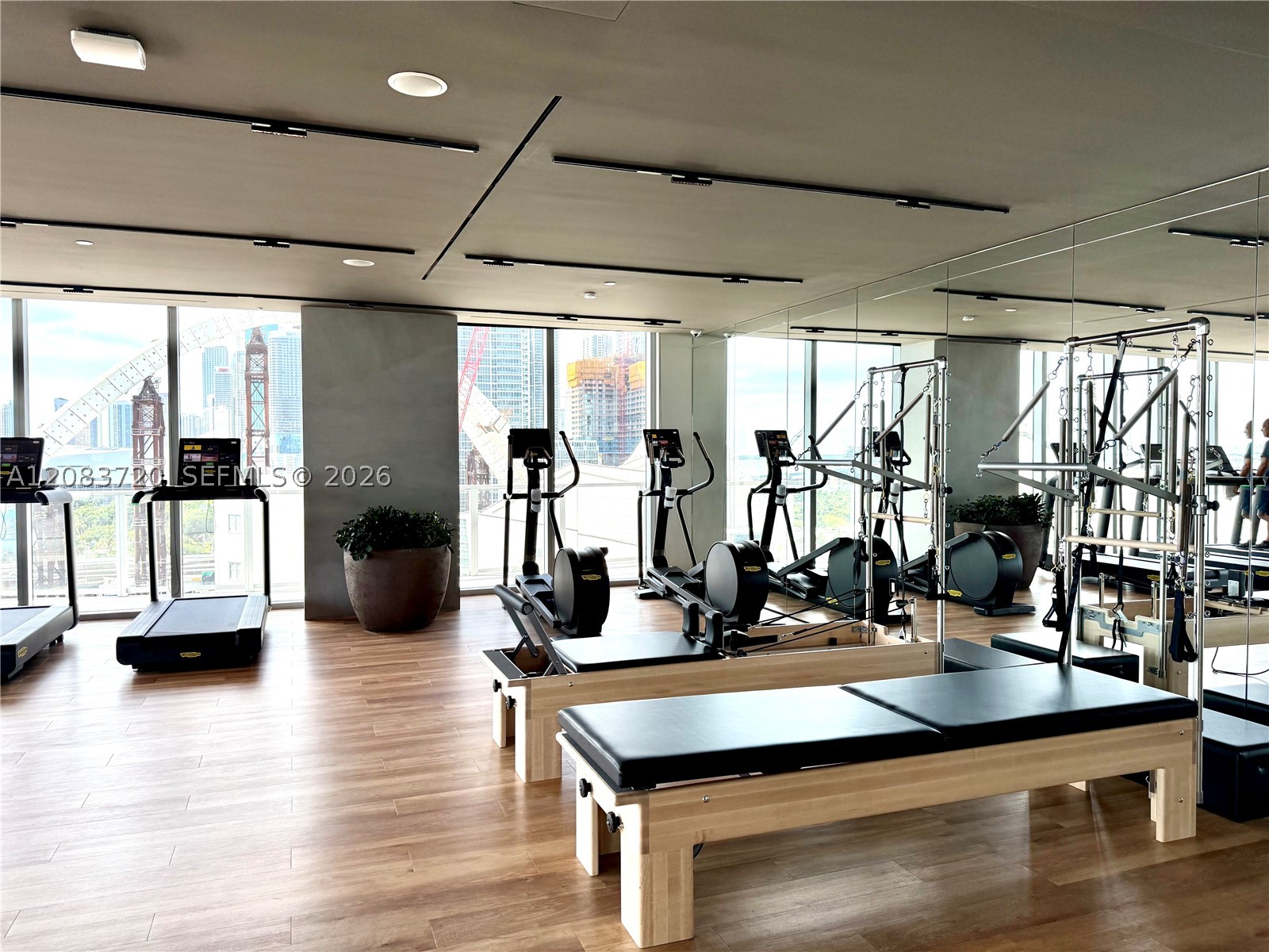 1400 Biscayne Blvd #1602, Miami FL 33132