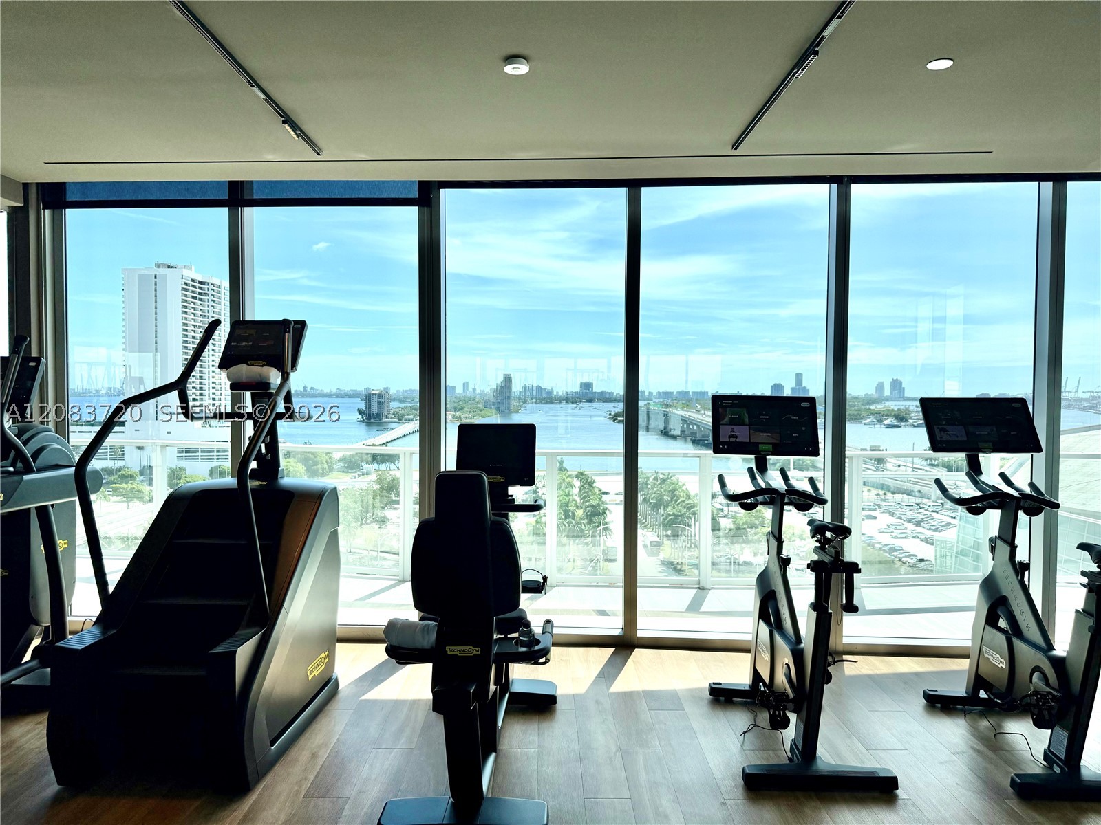 1400 Biscayne Blvd #1602, Miami FL 33132