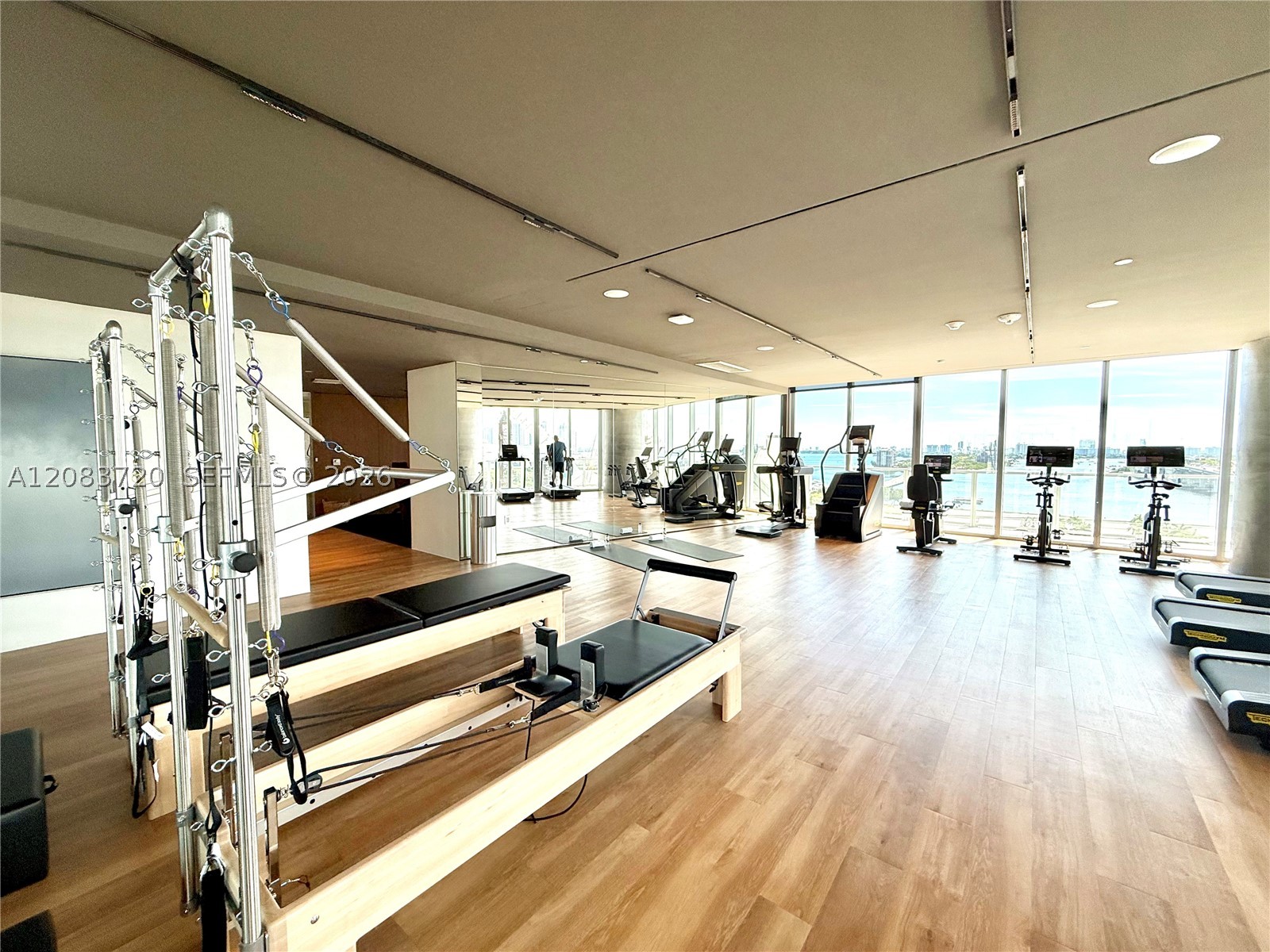 1400 Biscayne Blvd #1602, Miami FL 33132