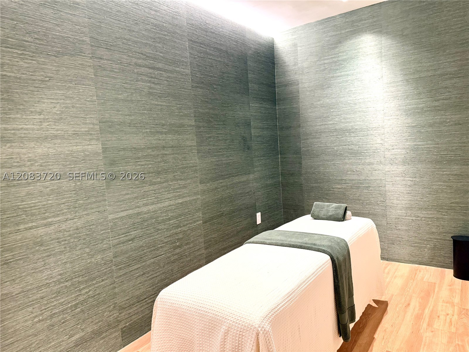 1400 Biscayne Blvd #1602, Miami FL 33132