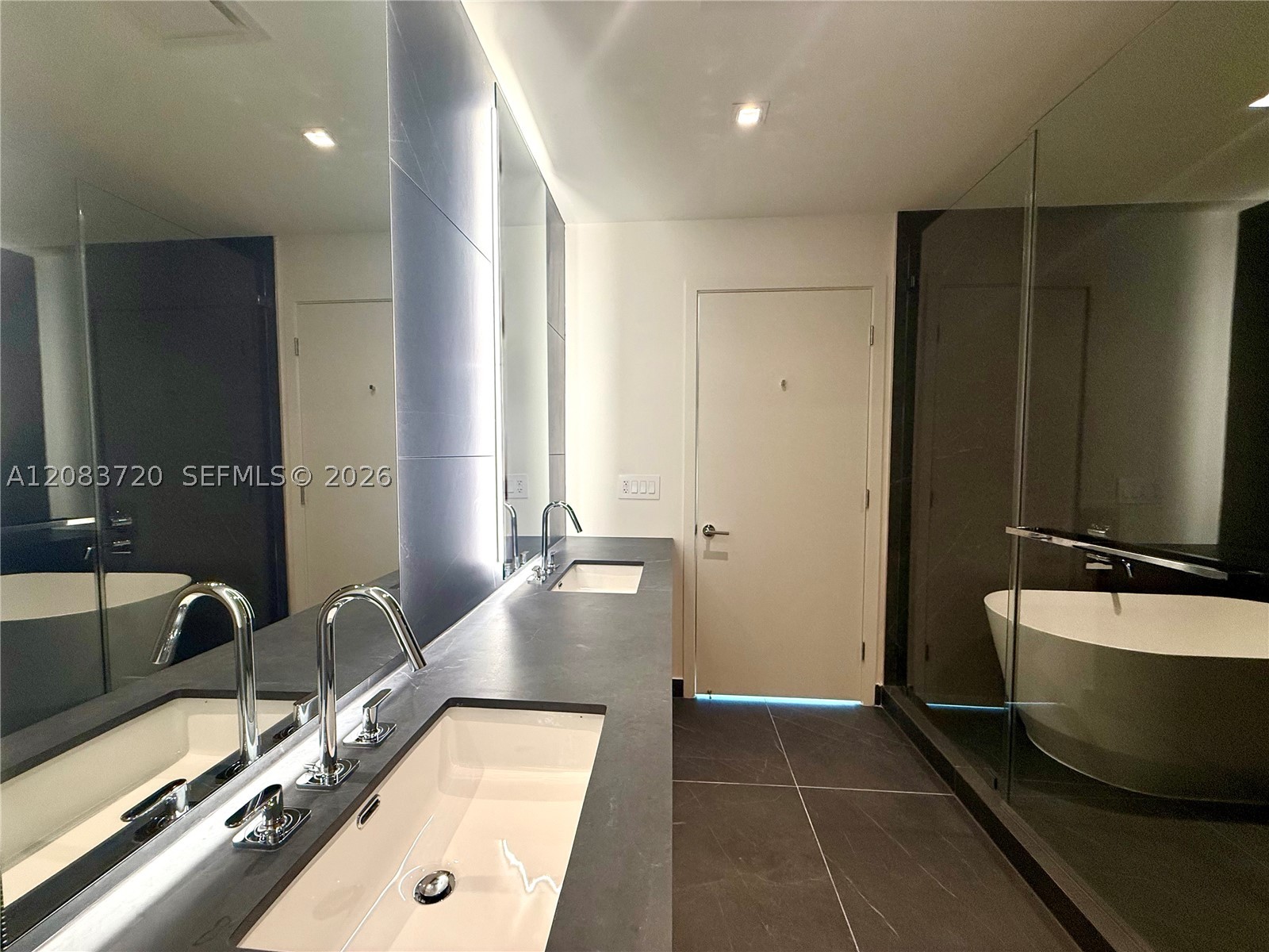 1400 Biscayne Blvd #1602, Miami FL 33132