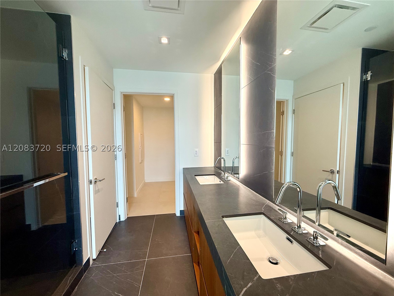 1400 Biscayne Blvd #1602, Miami FL 33132