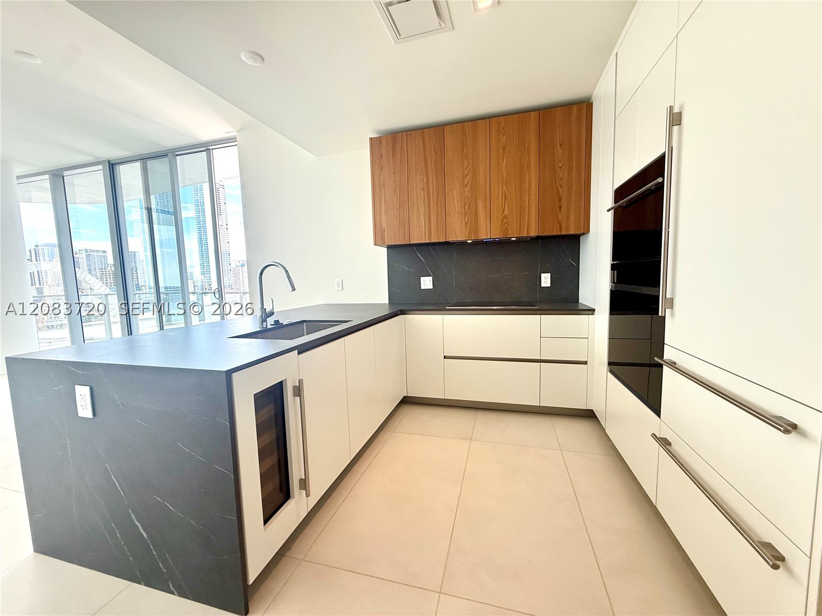 1400 Biscayne Blvd #1602, Miami FL 33132