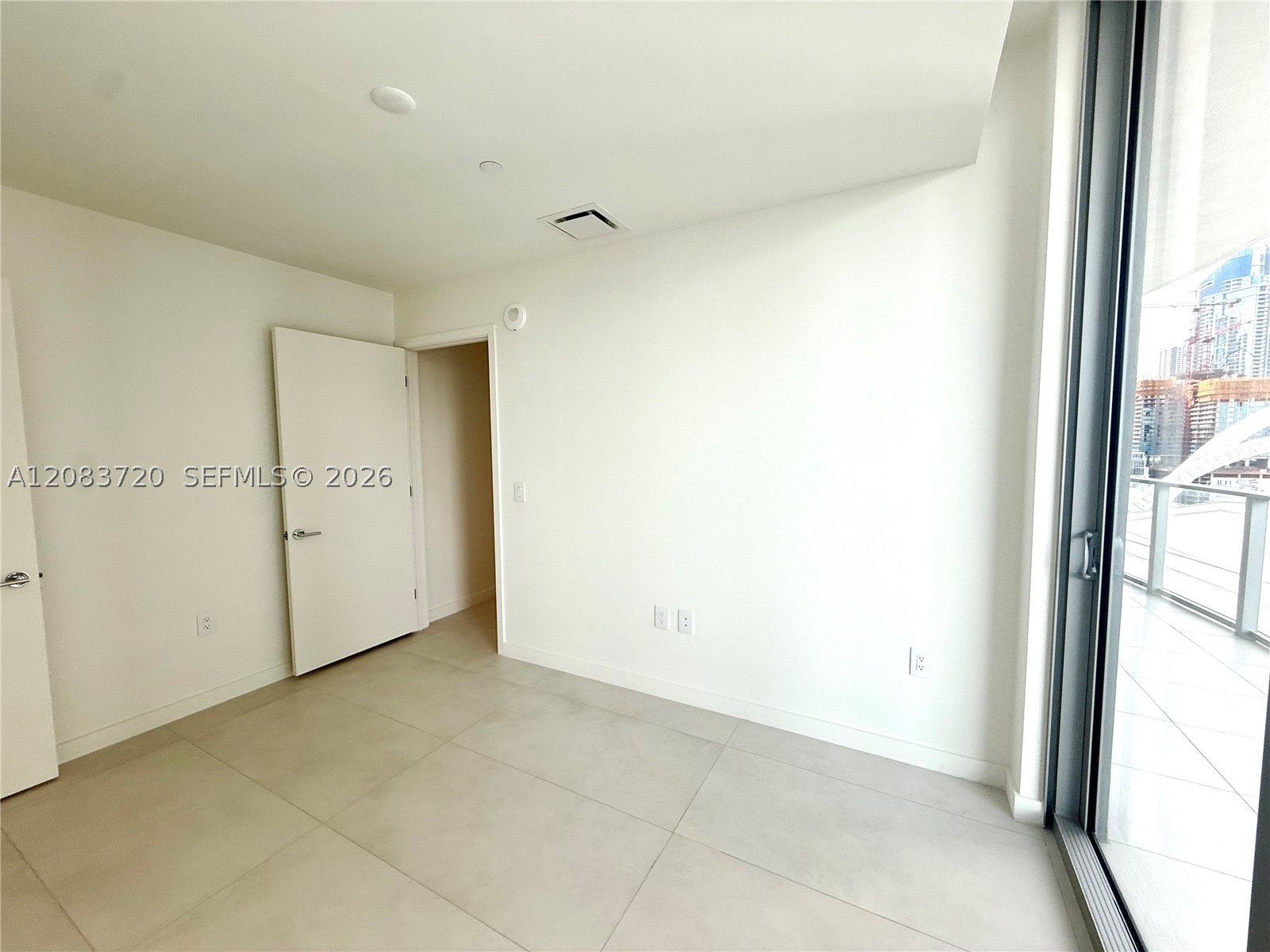 1400 Biscayne Blvd #1602, Miami FL 33132