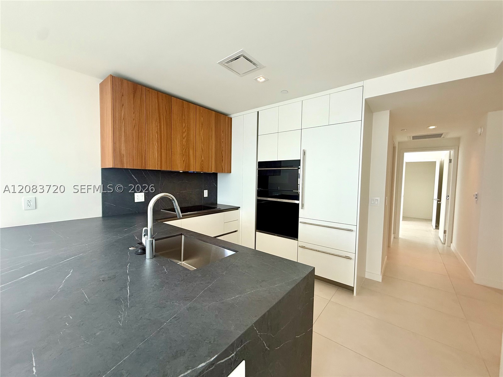1400 Biscayne Blvd #1602, Miami FL 33132