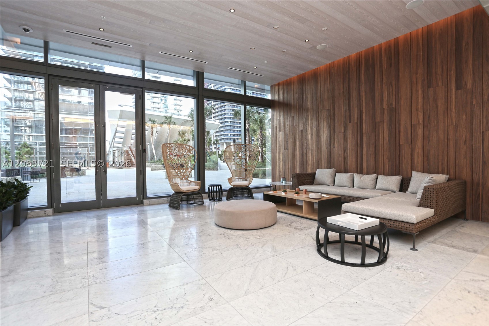 88 SW 7th St #2806, Miami FL 33130