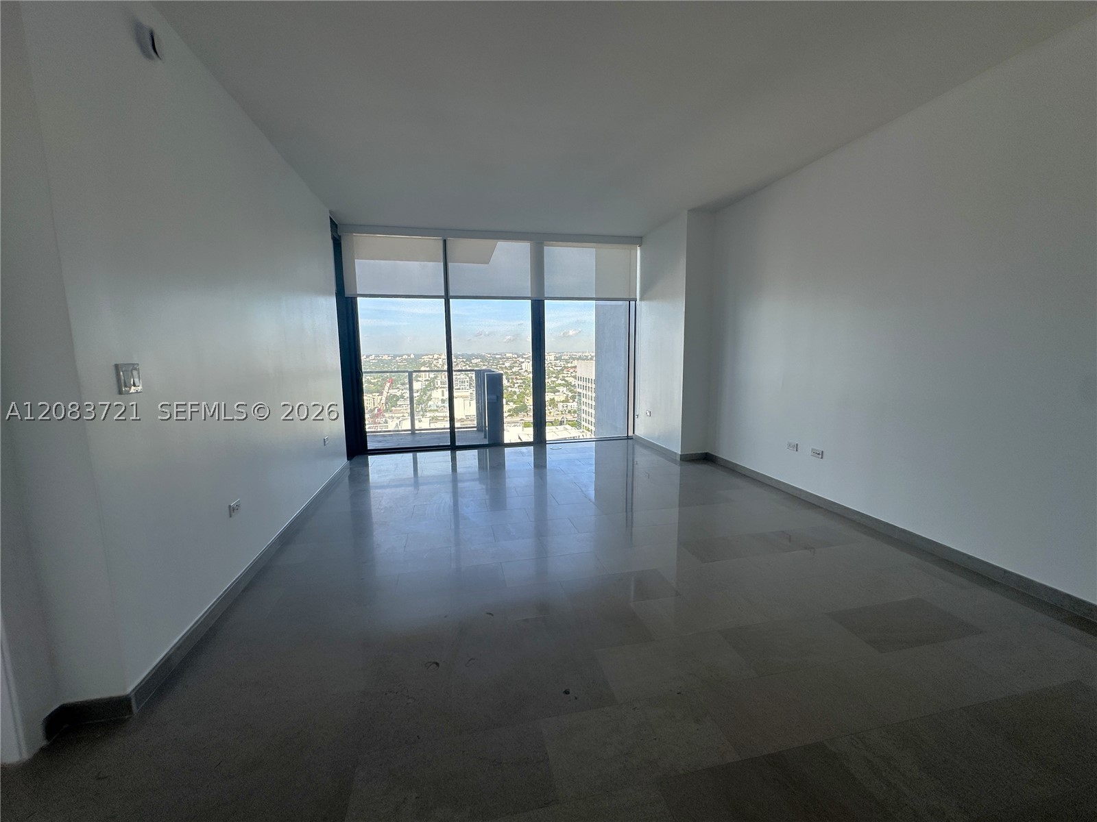 88 SW 7th St #2806, Miami FL 33130