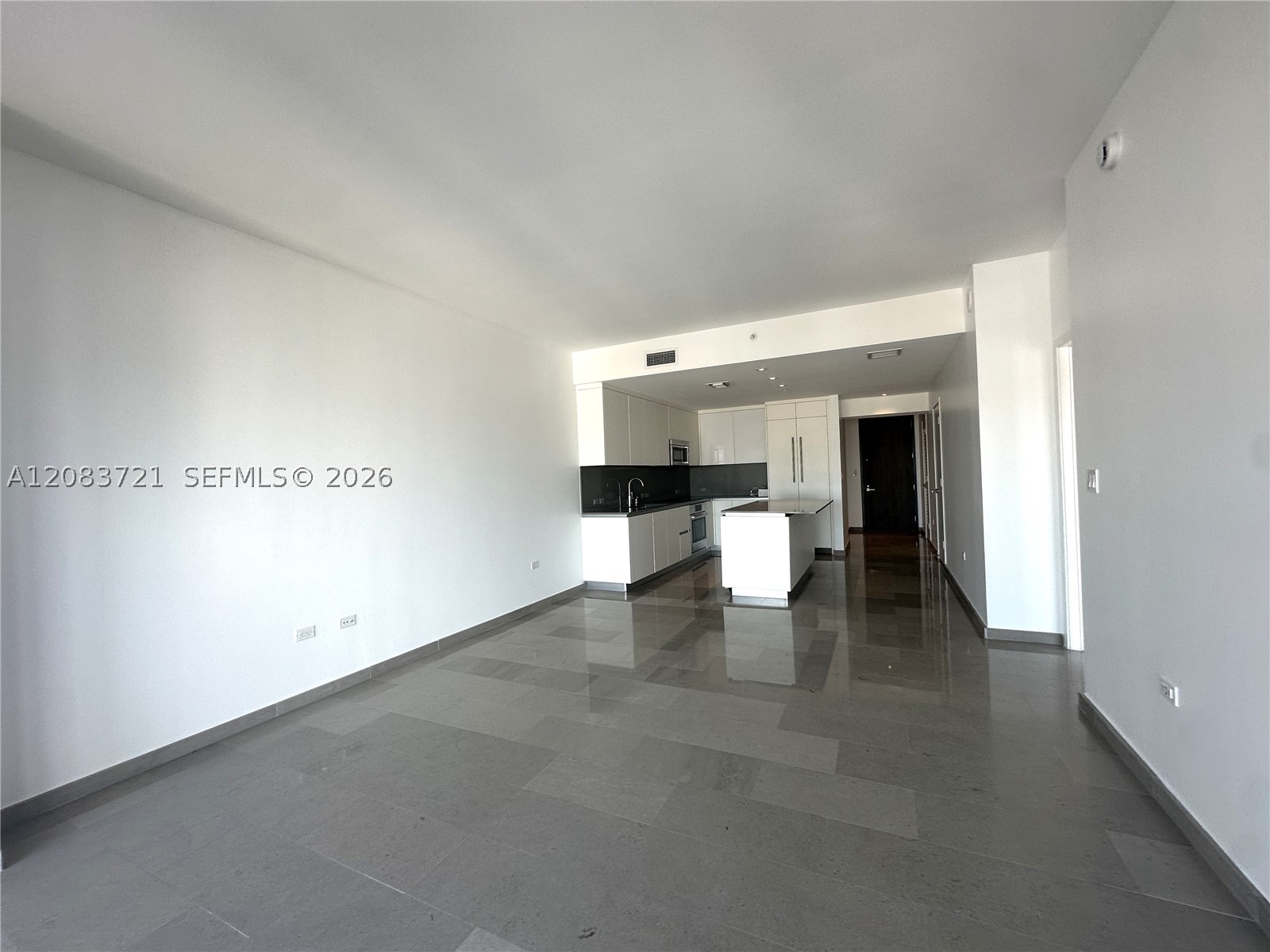 88 SW 7th St #2806, Miami FL 33130