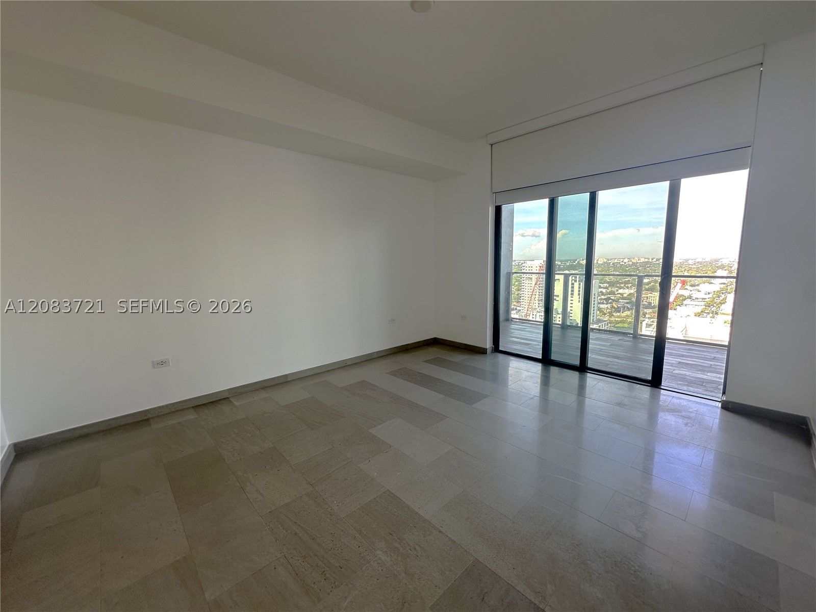 88 SW 7th St #2806, Miami FL 33130