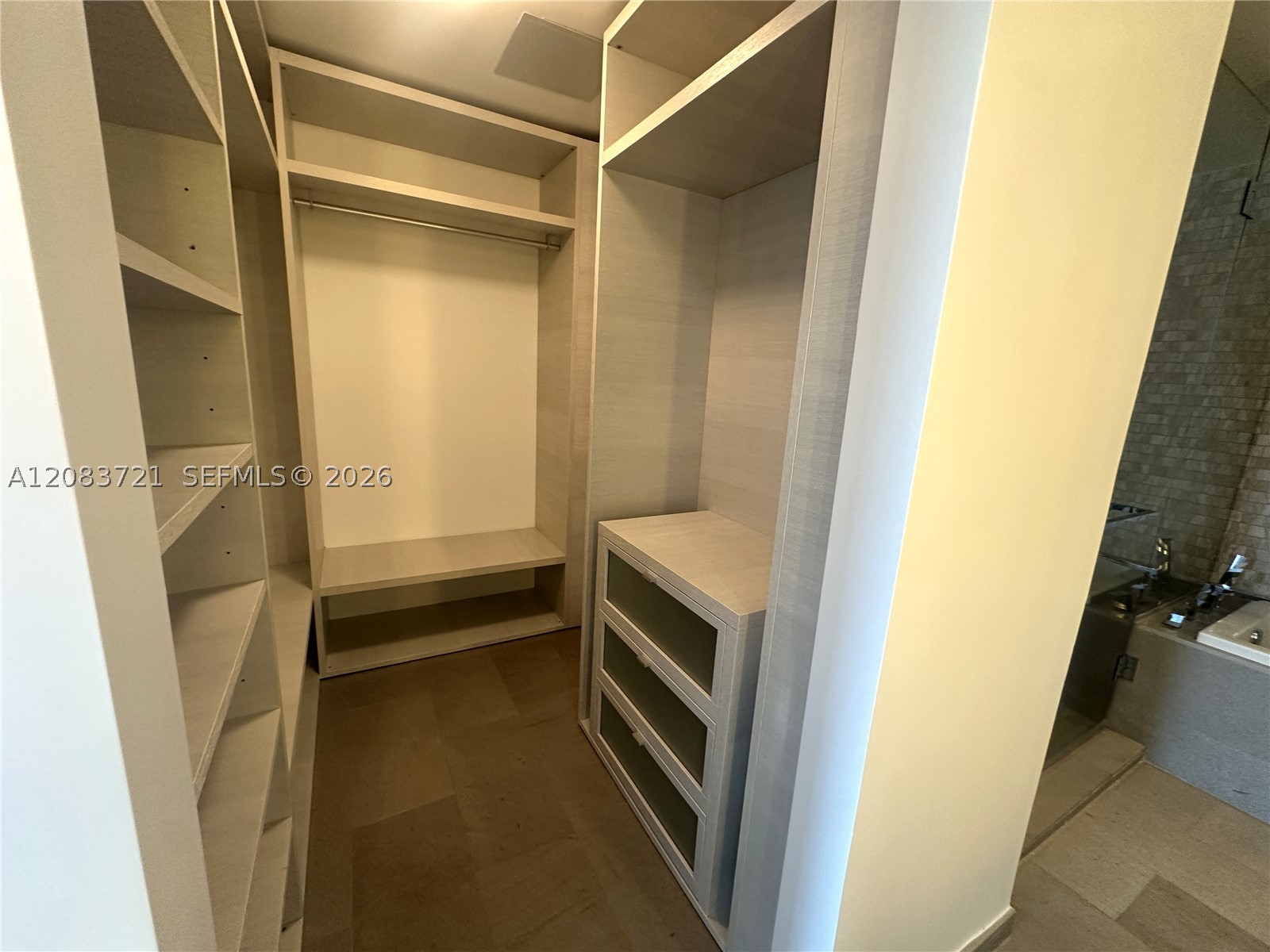 88 SW 7th St #2806, Miami FL 33130