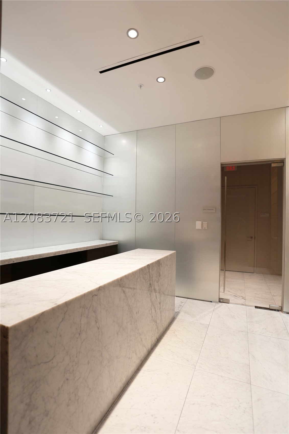 88 SW 7th St #2806, Miami FL 33130