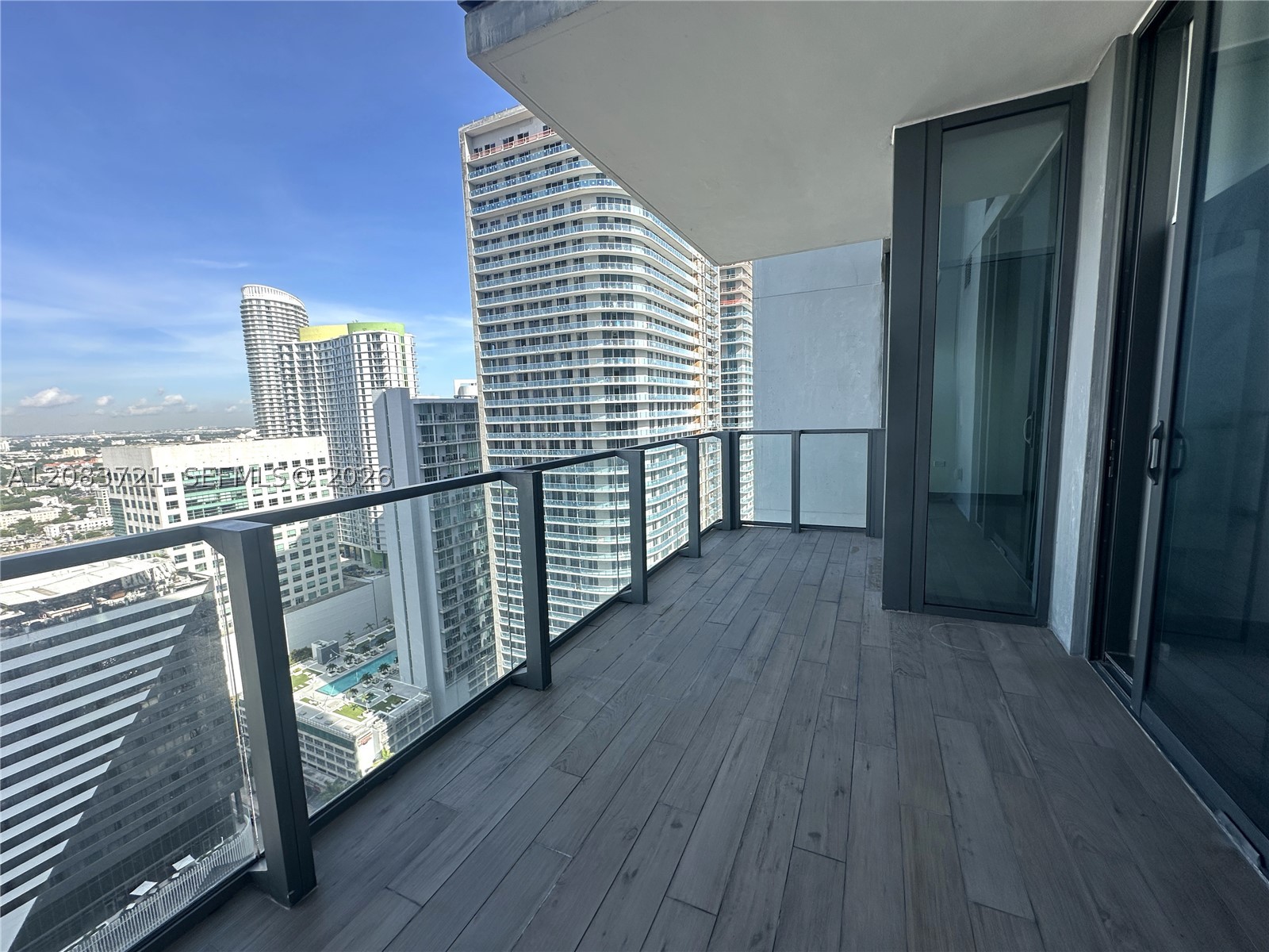 88 SW 7th St #2806, Miami FL 33130