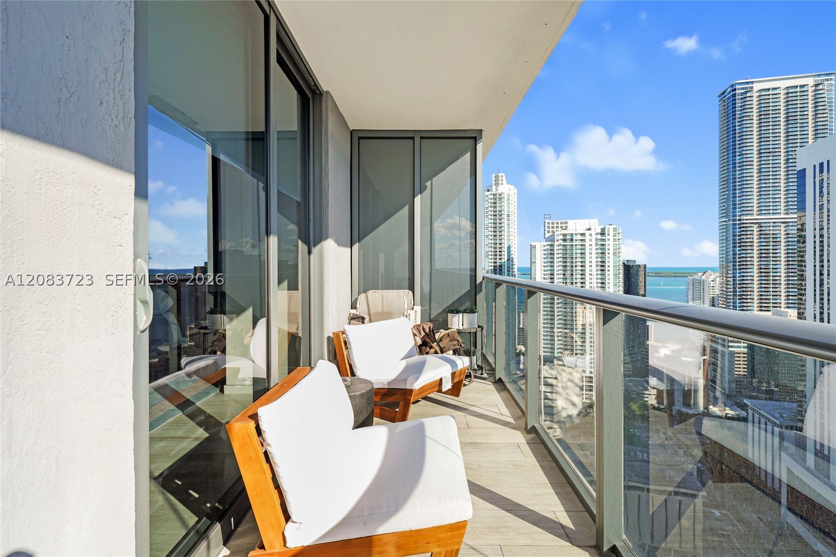 45 SW 9th St #3405, Miami FL 33130