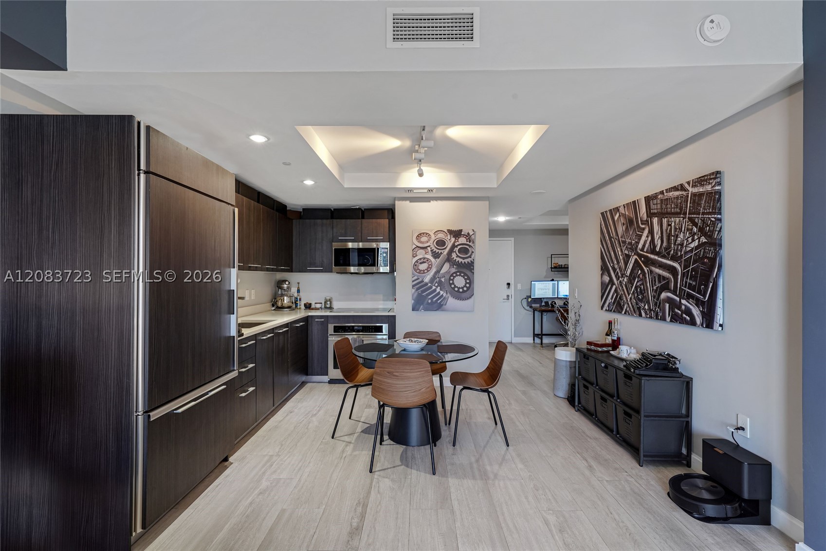 45 SW 9th St #3405, Miami FL 33130