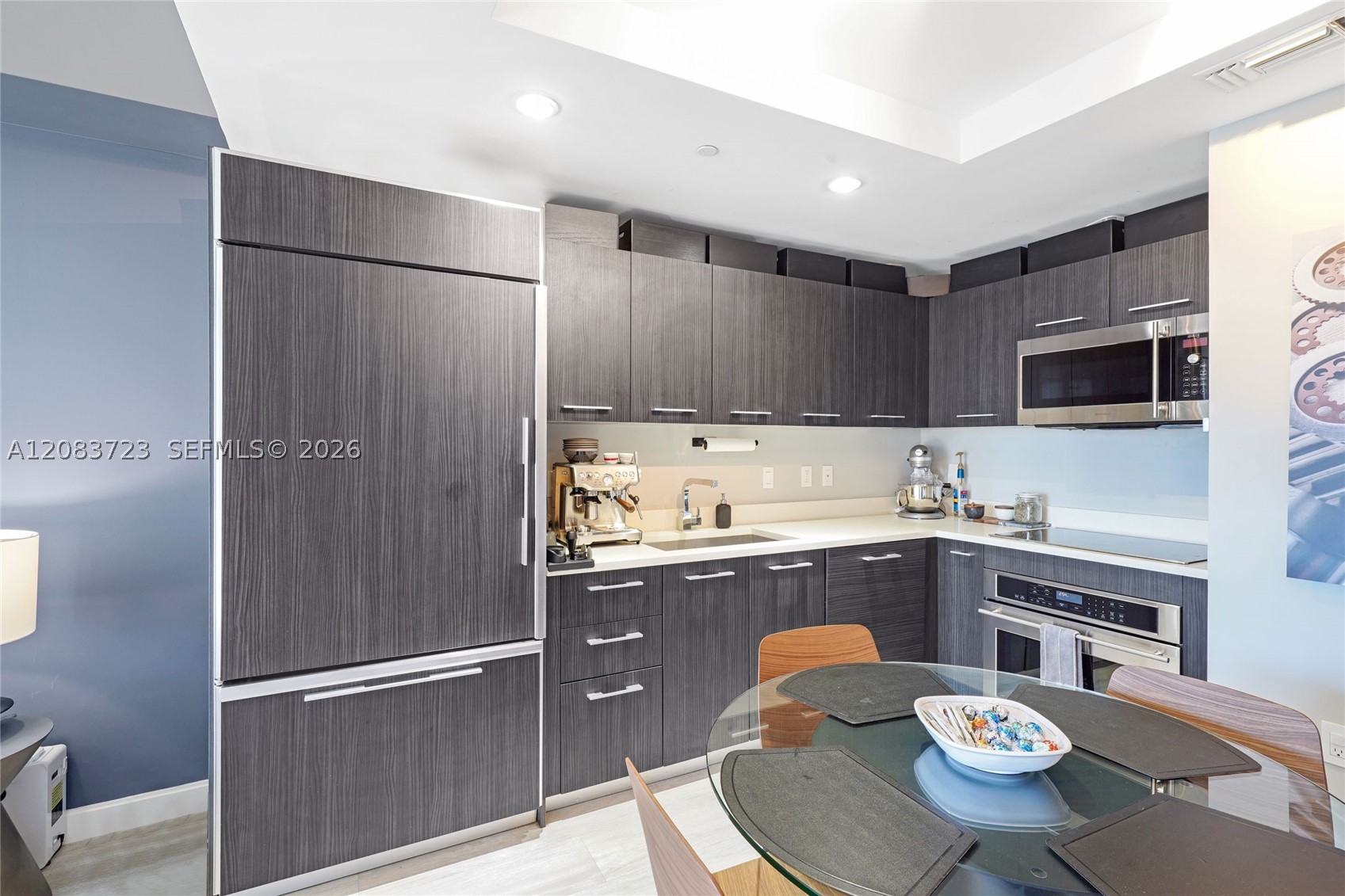 45 SW 9th St #3405, Miami FL 33130