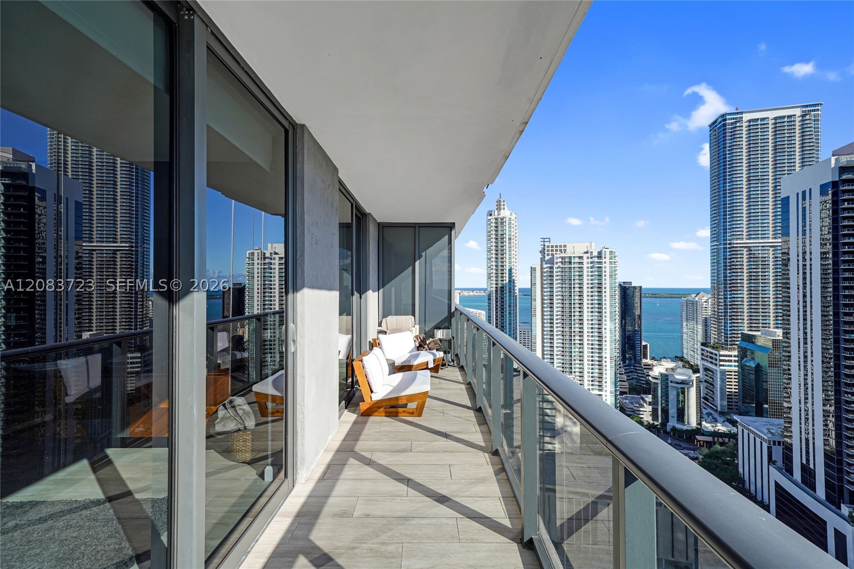 45 SW 9th St #3405, Miami FL 33130