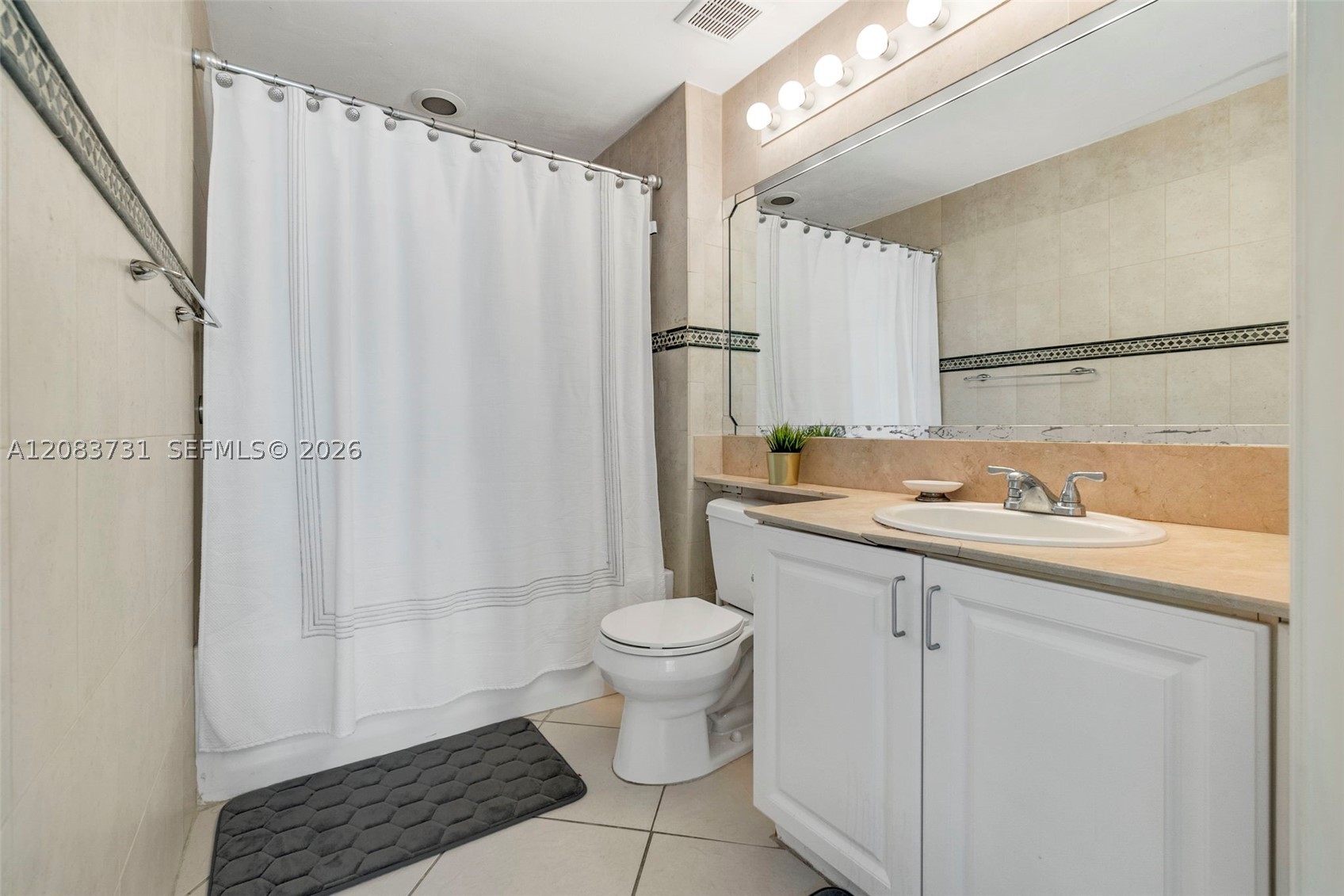 1155 Brickell Bay Dr #202, Miami FL 33131