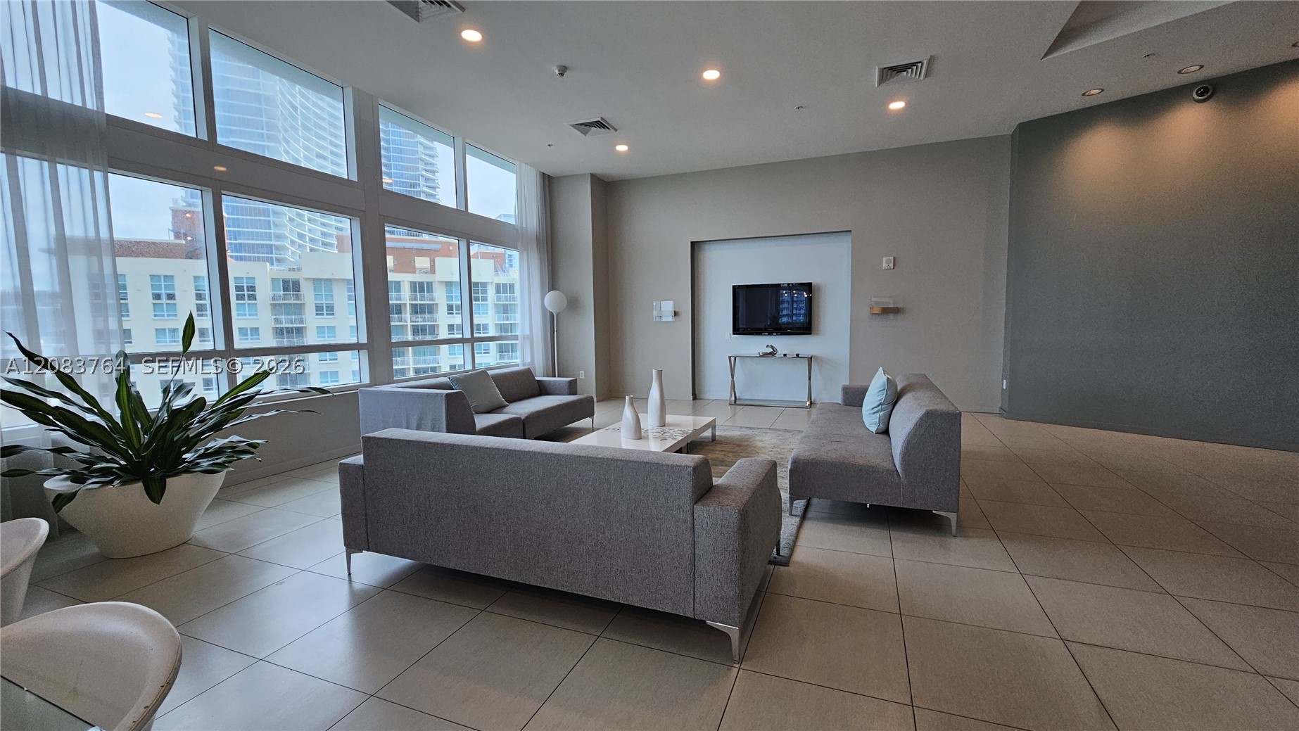 1900 N Bayshore Dr #1617, Miami FL 33132