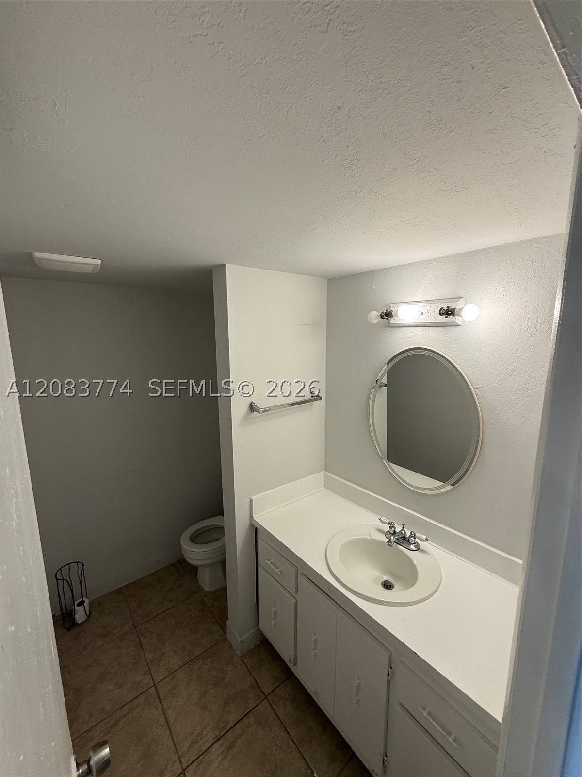 Lauderhill FL 33313 - A12083774