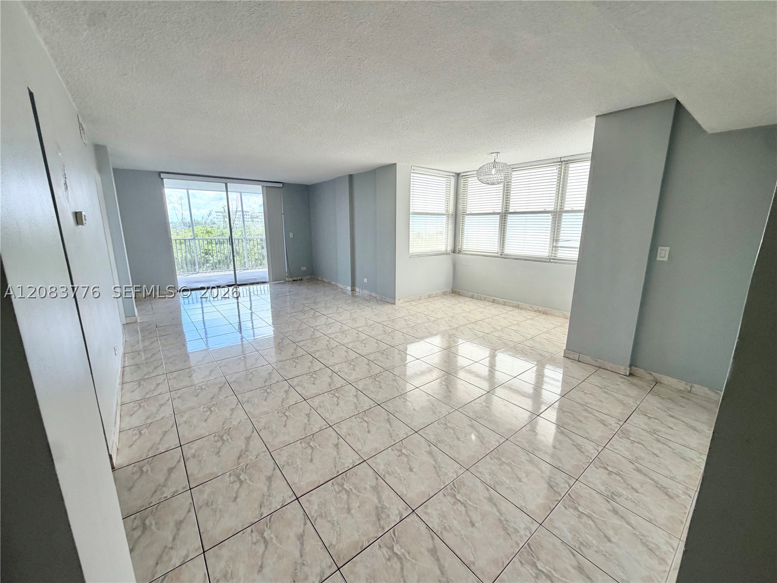 3660 NE 166th St #615, North Miami Beach FL 33160