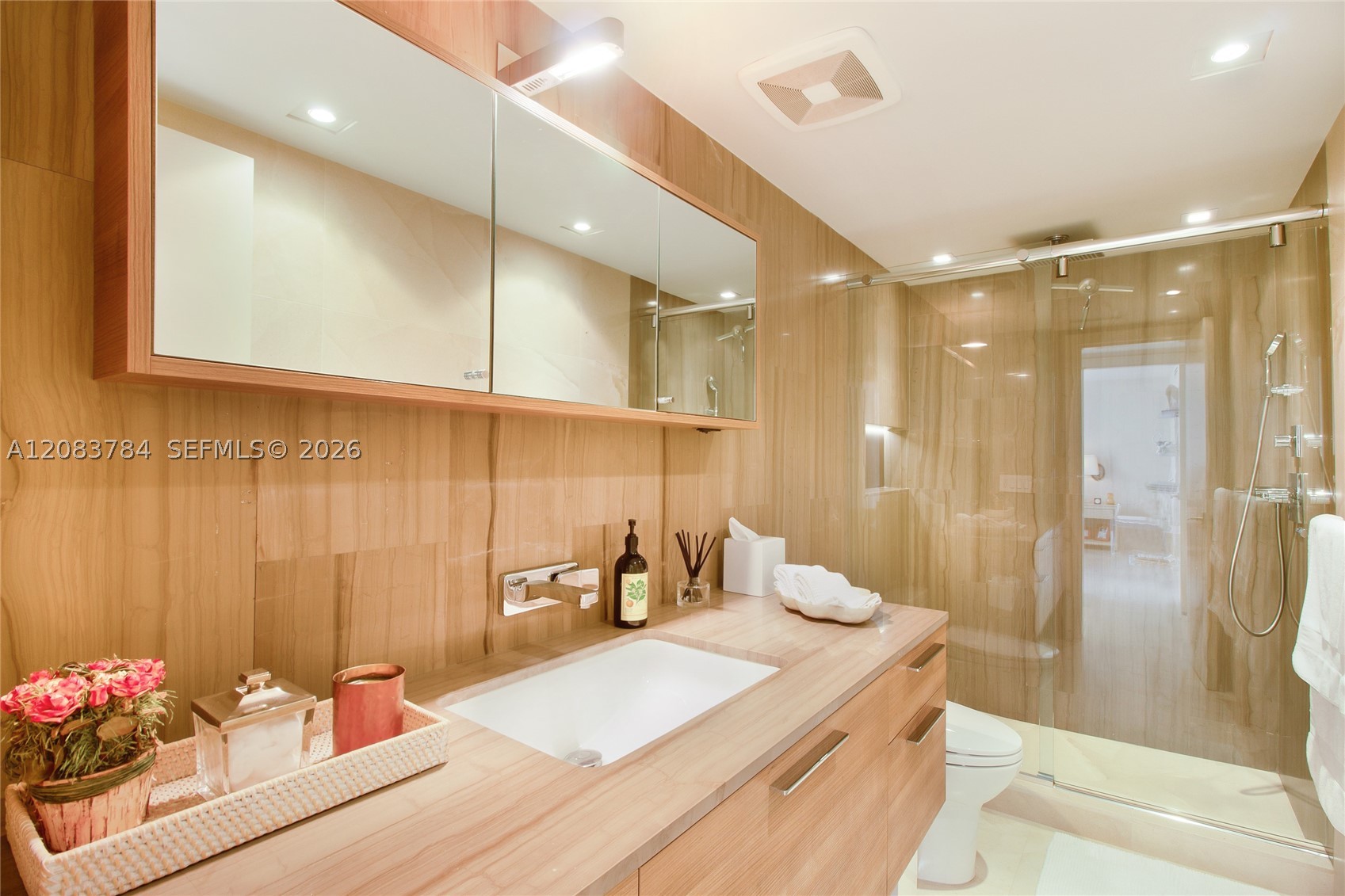 881 Ocean Dr #25E, Key Biscayne FL 33149