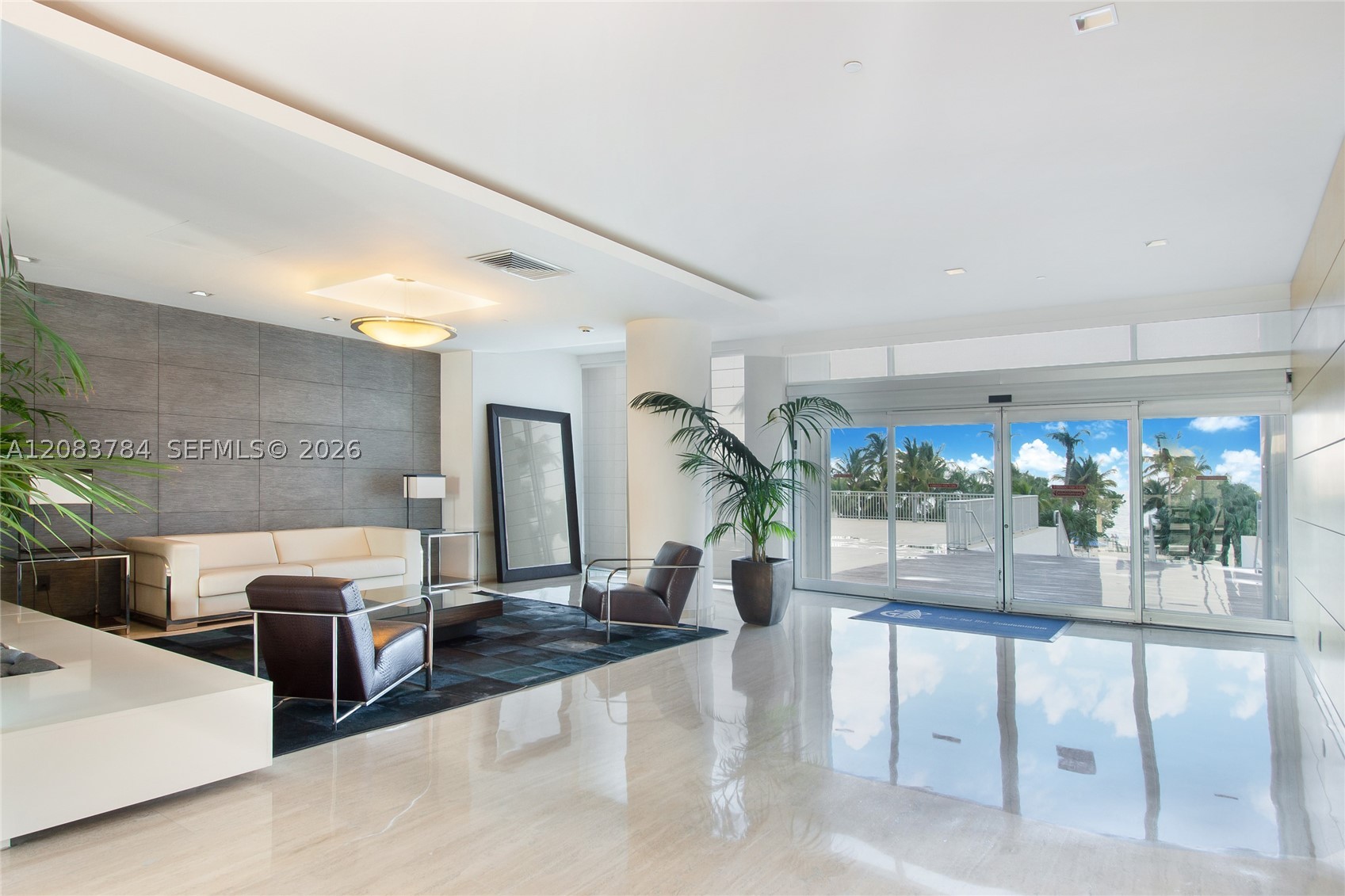 881 Ocean Dr #25E, Key Biscayne FL 33149