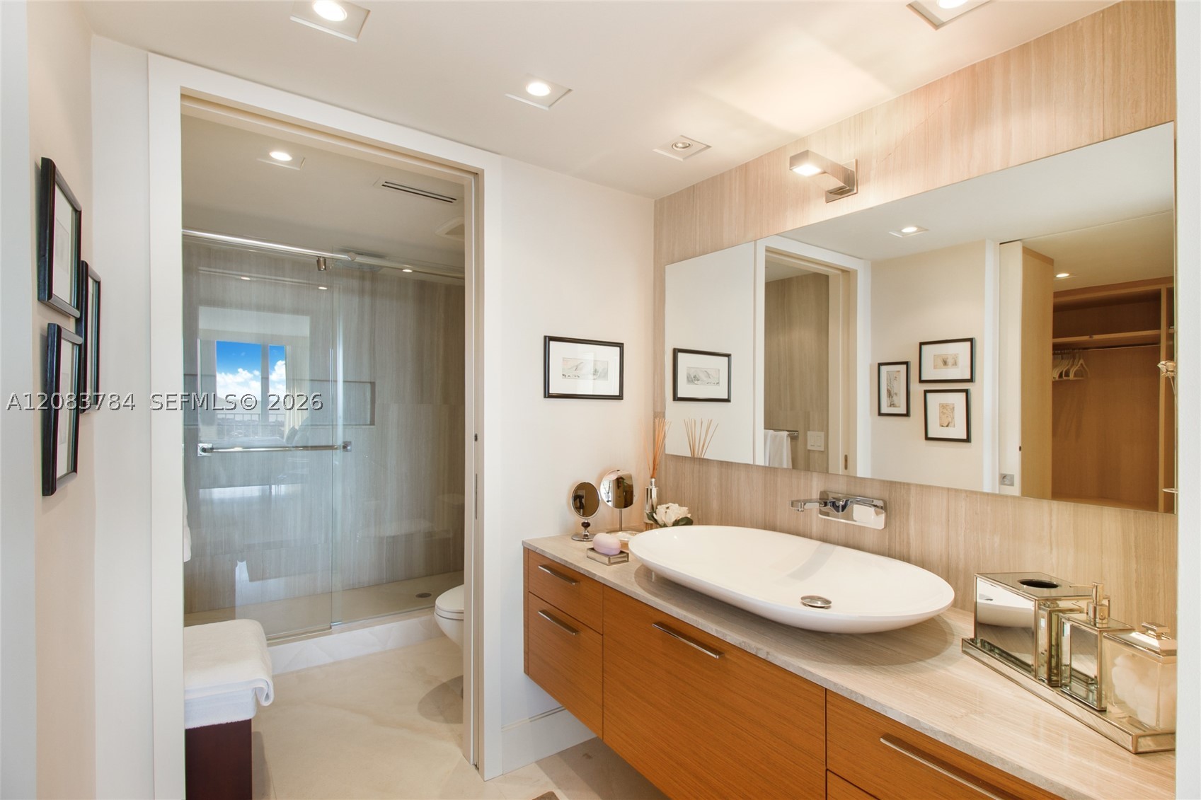 881 Ocean Dr #25E, Key Biscayne FL 33149