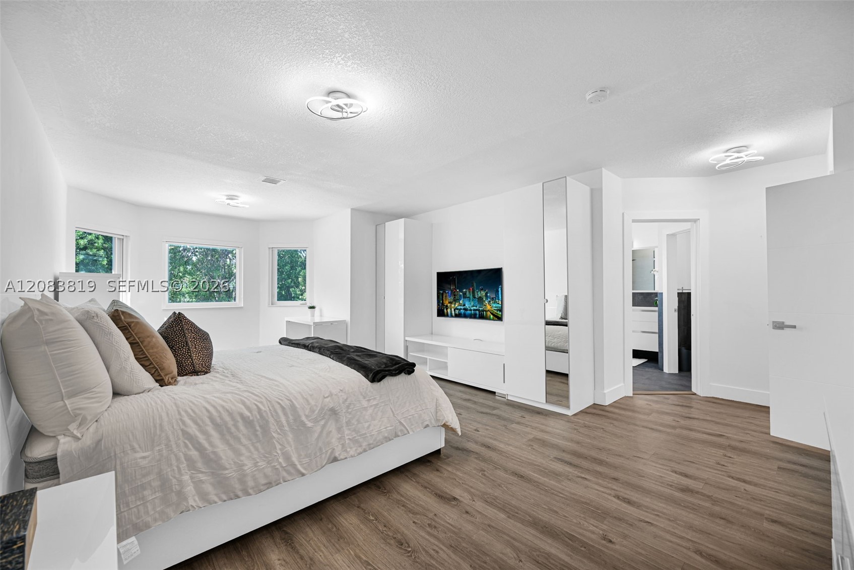 10957 NW 73rd Ter, Doral FL 33178