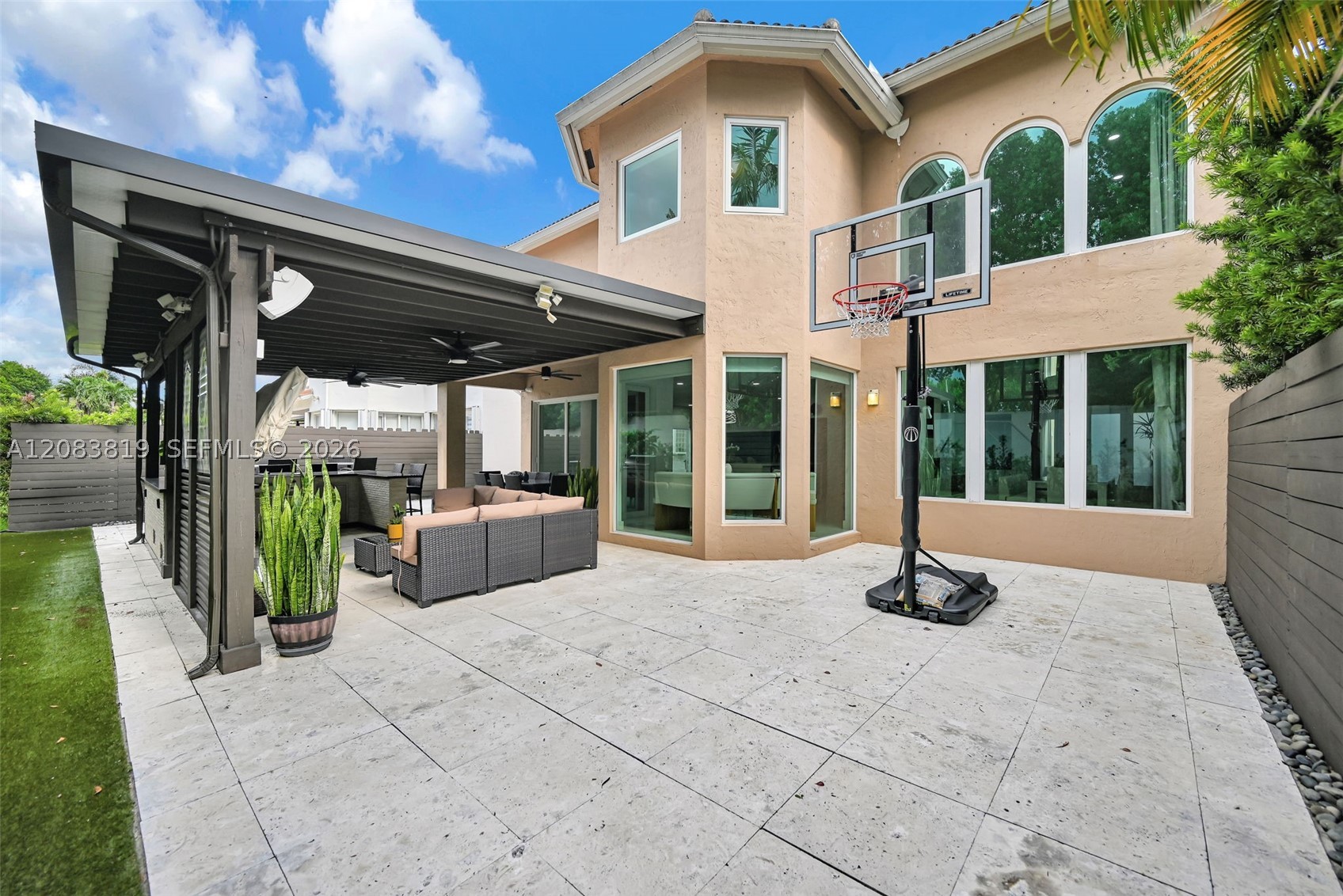10957 NW 73rd Ter, Doral FL 33178