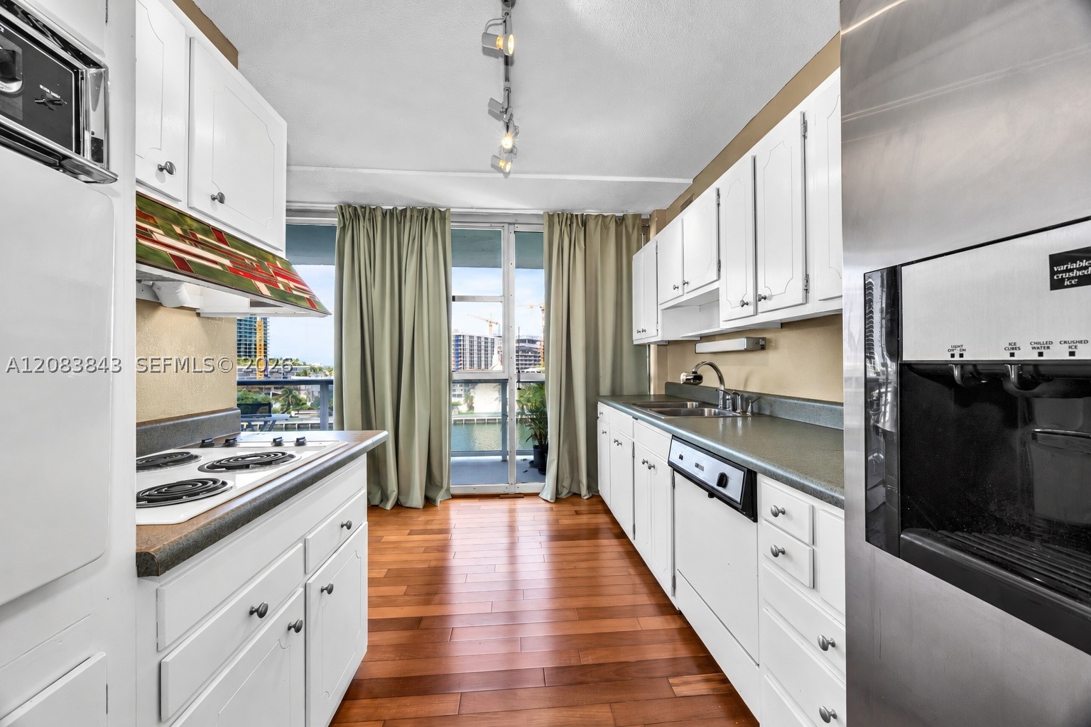900 Bay Dr #601, Miami Beach FL 33141