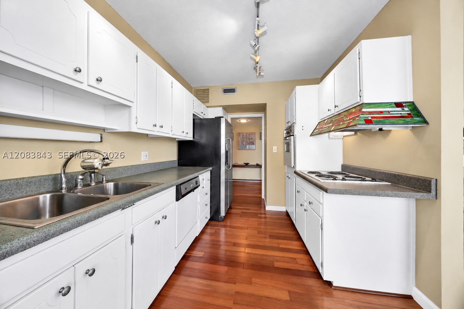 900 Bay Dr #601, Miami Beach FL 33141