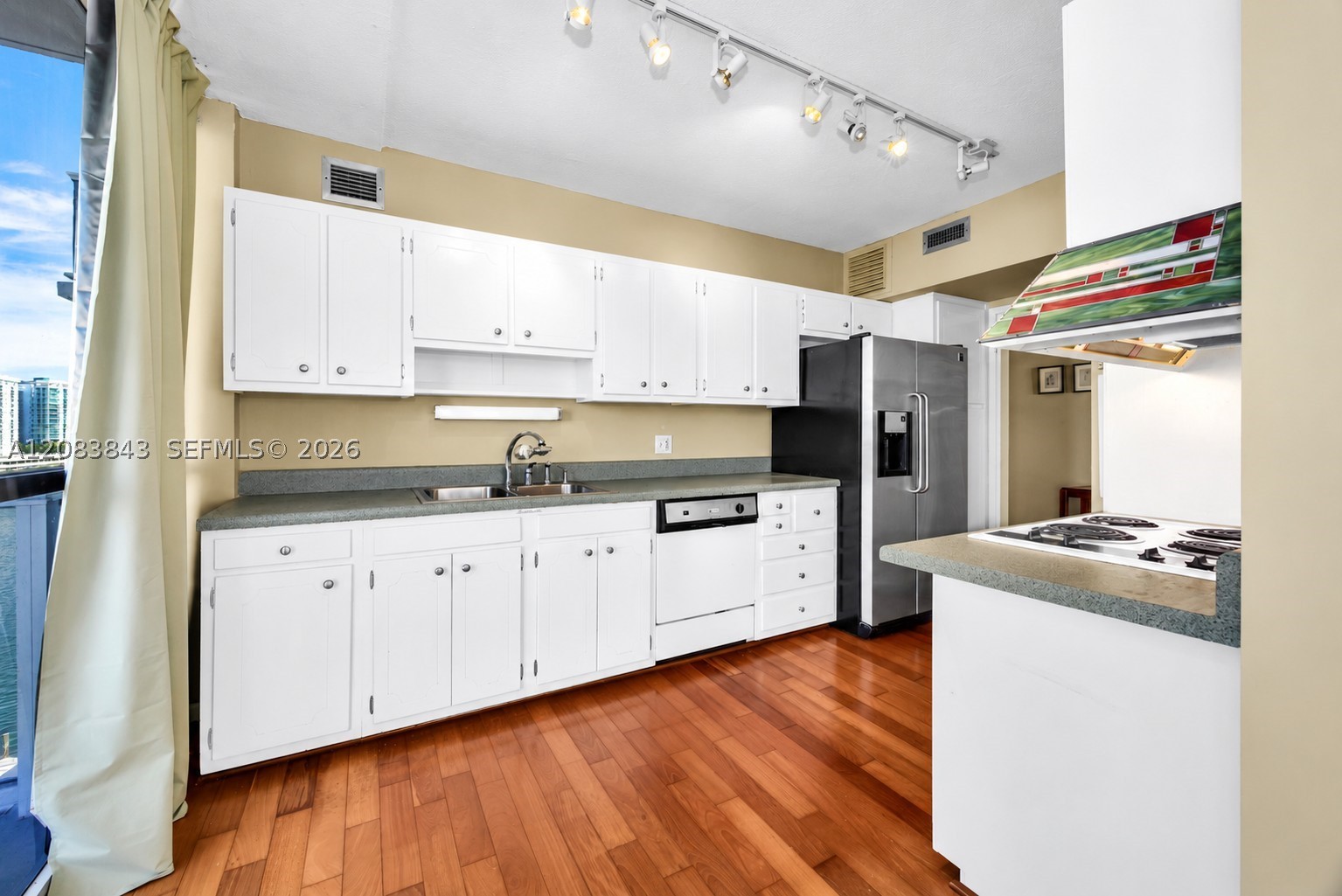 900 Bay Dr #601, Miami Beach FL 33141