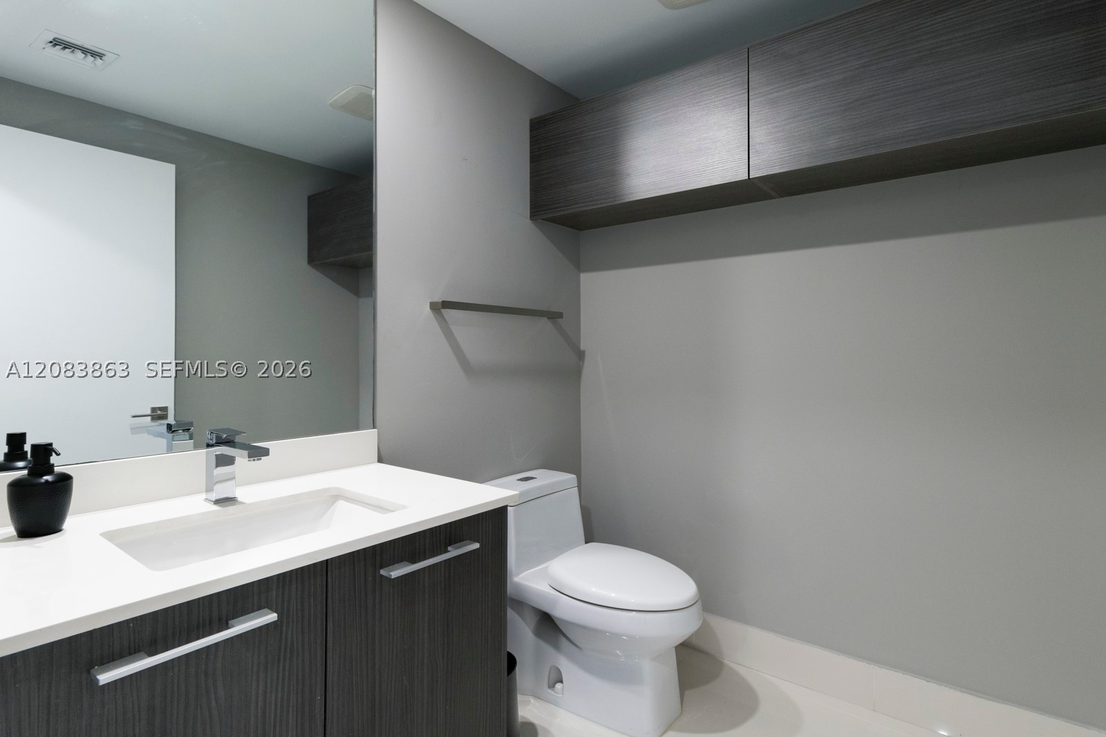 55 SW 9th St #3010, Miami FL 33130