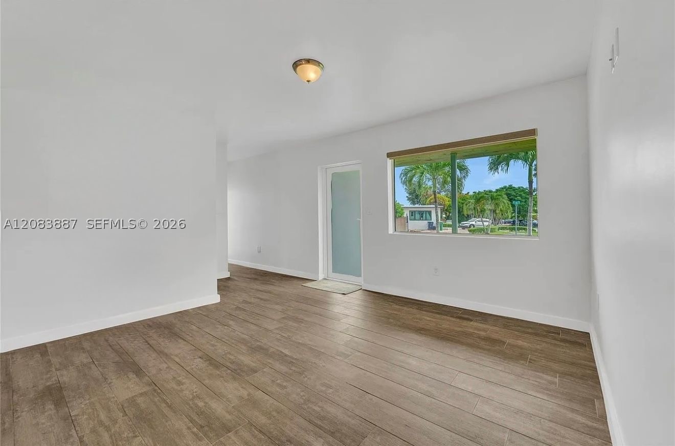 11250 SW 46th St, Miami FL 33165