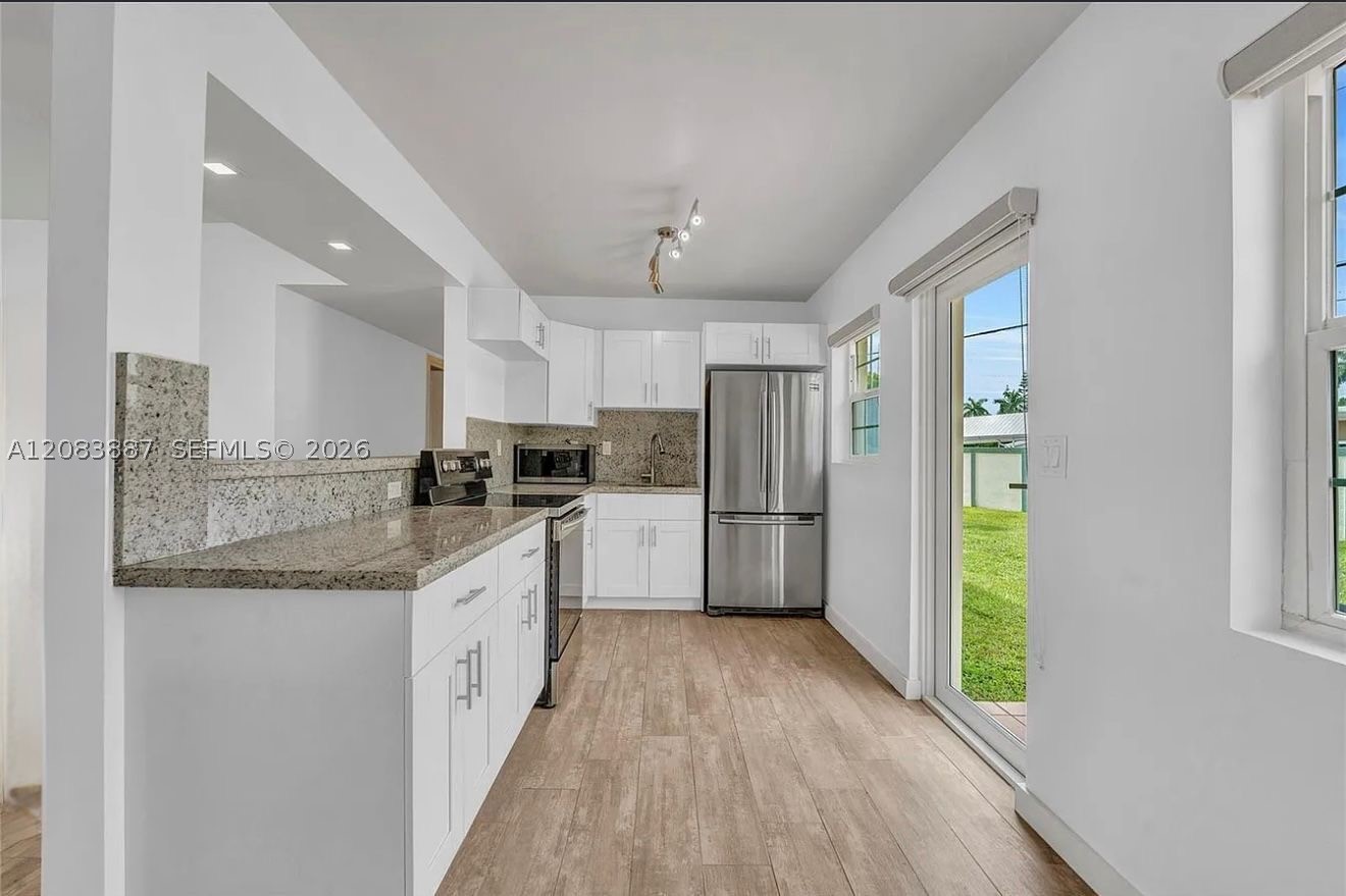 11250 SW 46th St, Miami FL 33165
