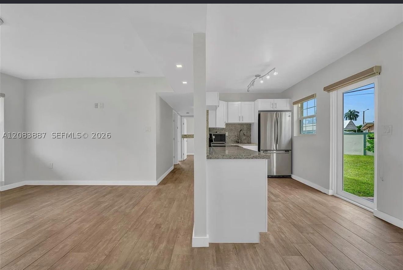 11250 SW 46th St, Miami FL 33165