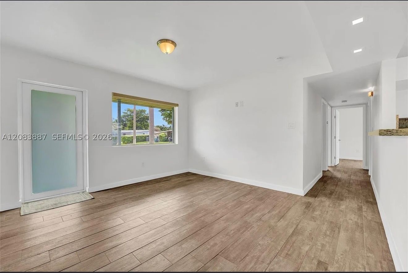 11250 SW 46th St, Miami FL 33165