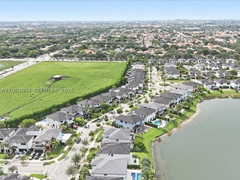 15603 NW 88th Ave, Miami Lakes FL 33018