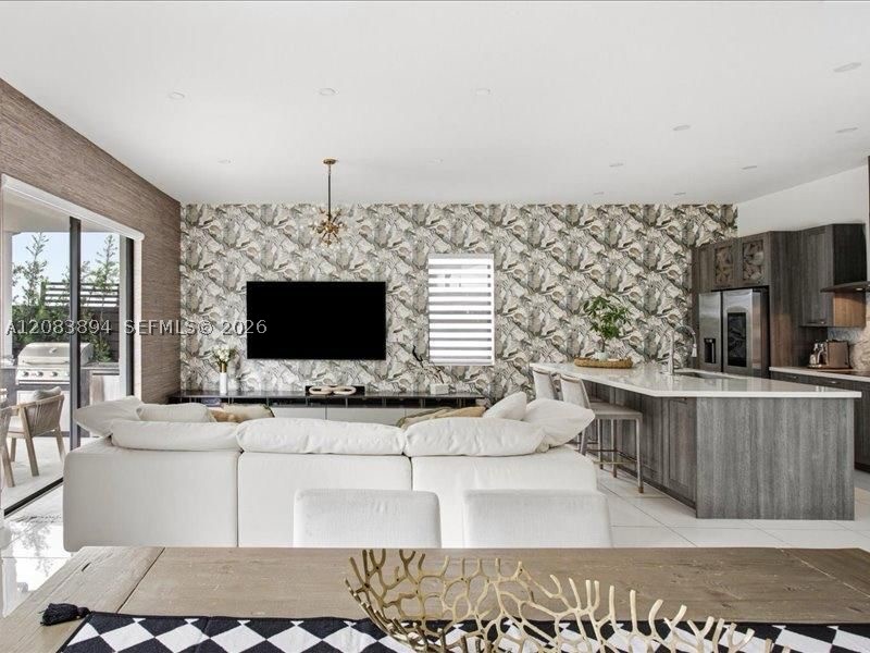 15603 NW 88th Ave, Miami Lakes FL 33018