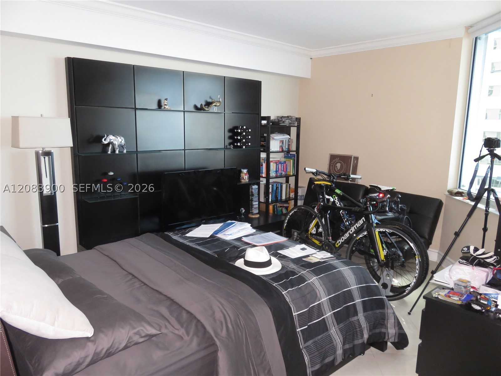 335 S Biscayne Blvd #1508, Miami FL 33131